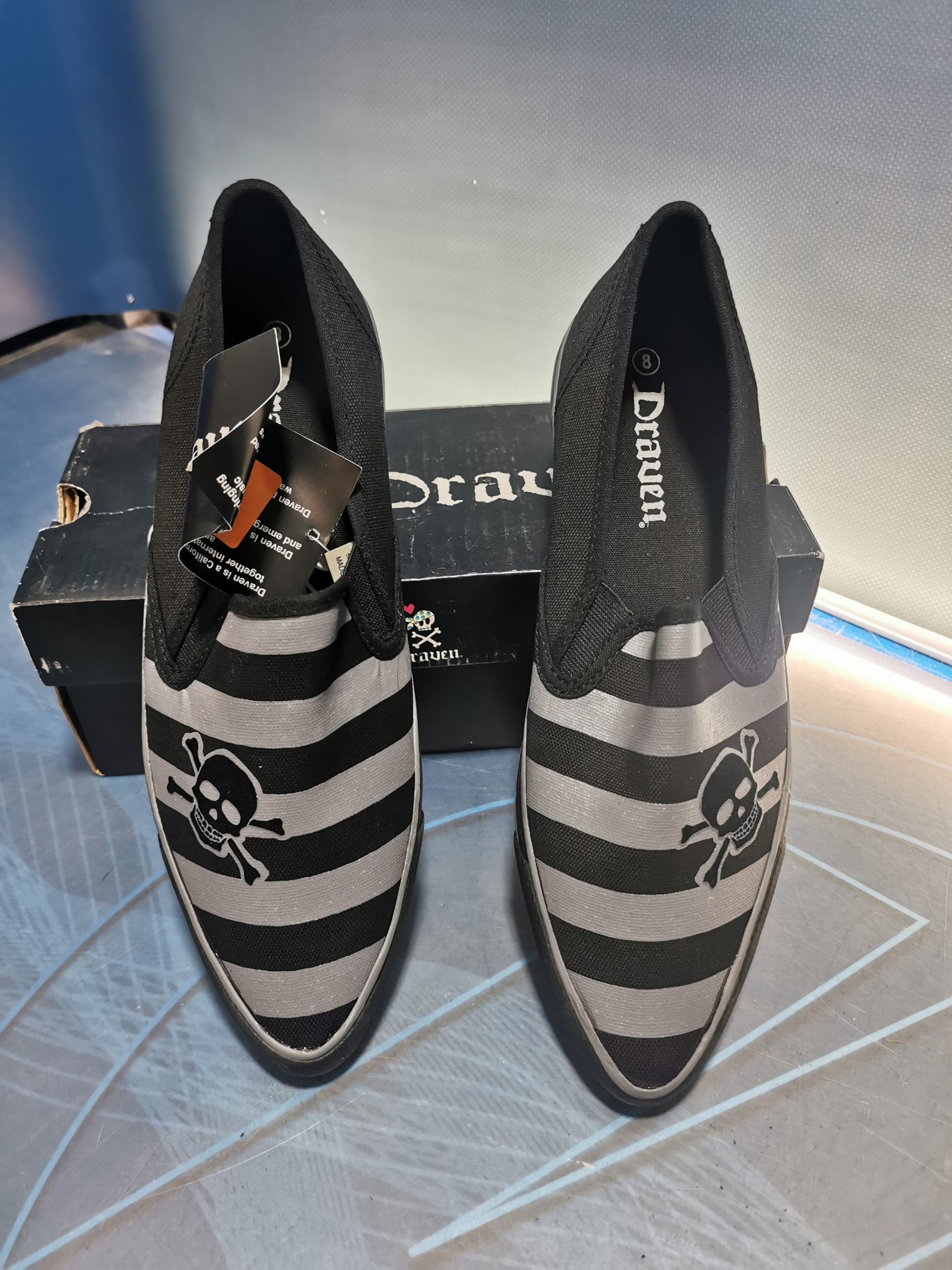 IMG_20230322_113922 zapatillas Draven nuevas, de la talla 37, con etiqueta y caja , calavera - Imagen 1
