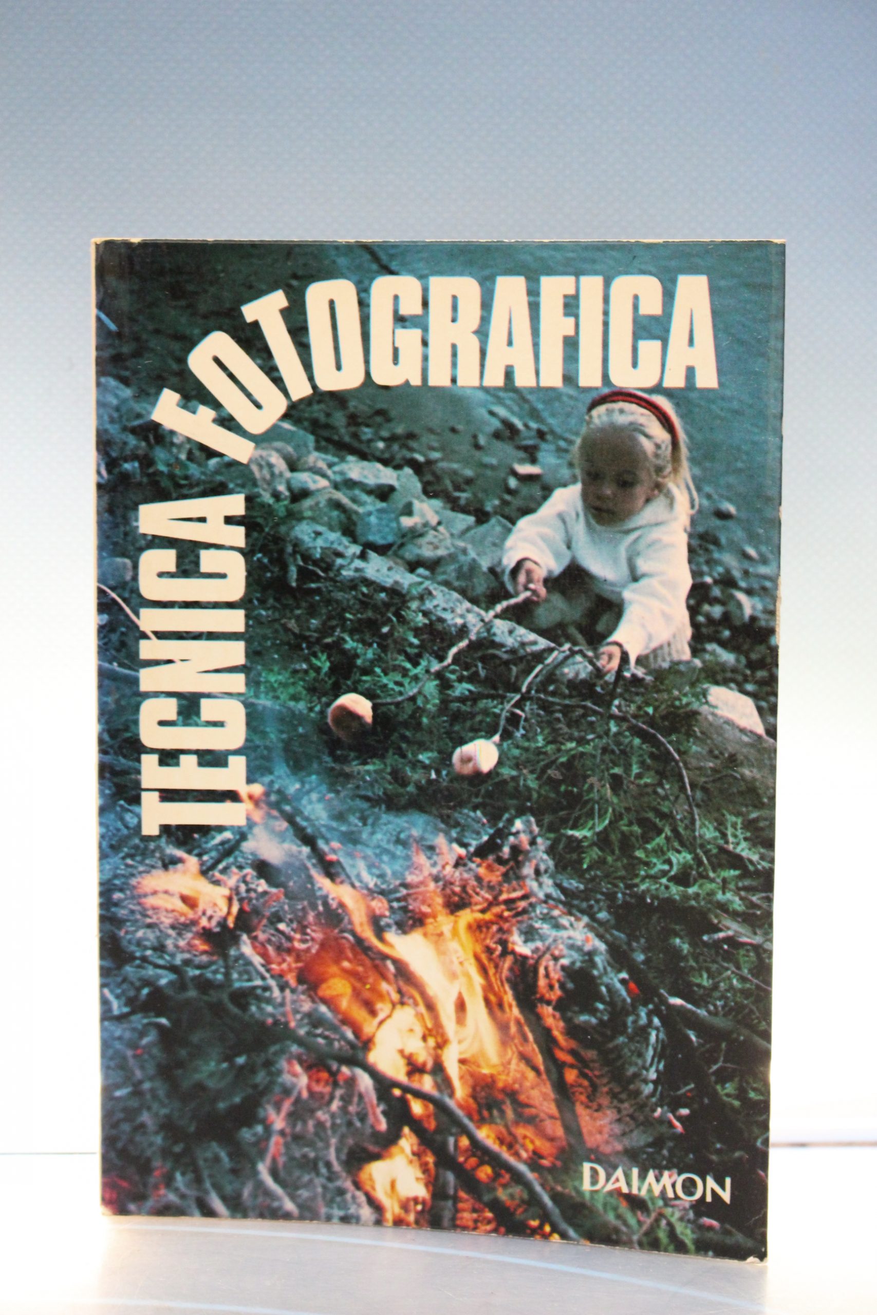 IMG_9060 Técnica Fotográfica _ Antoine Desilets. Daimon, 1973. - Imagen 1