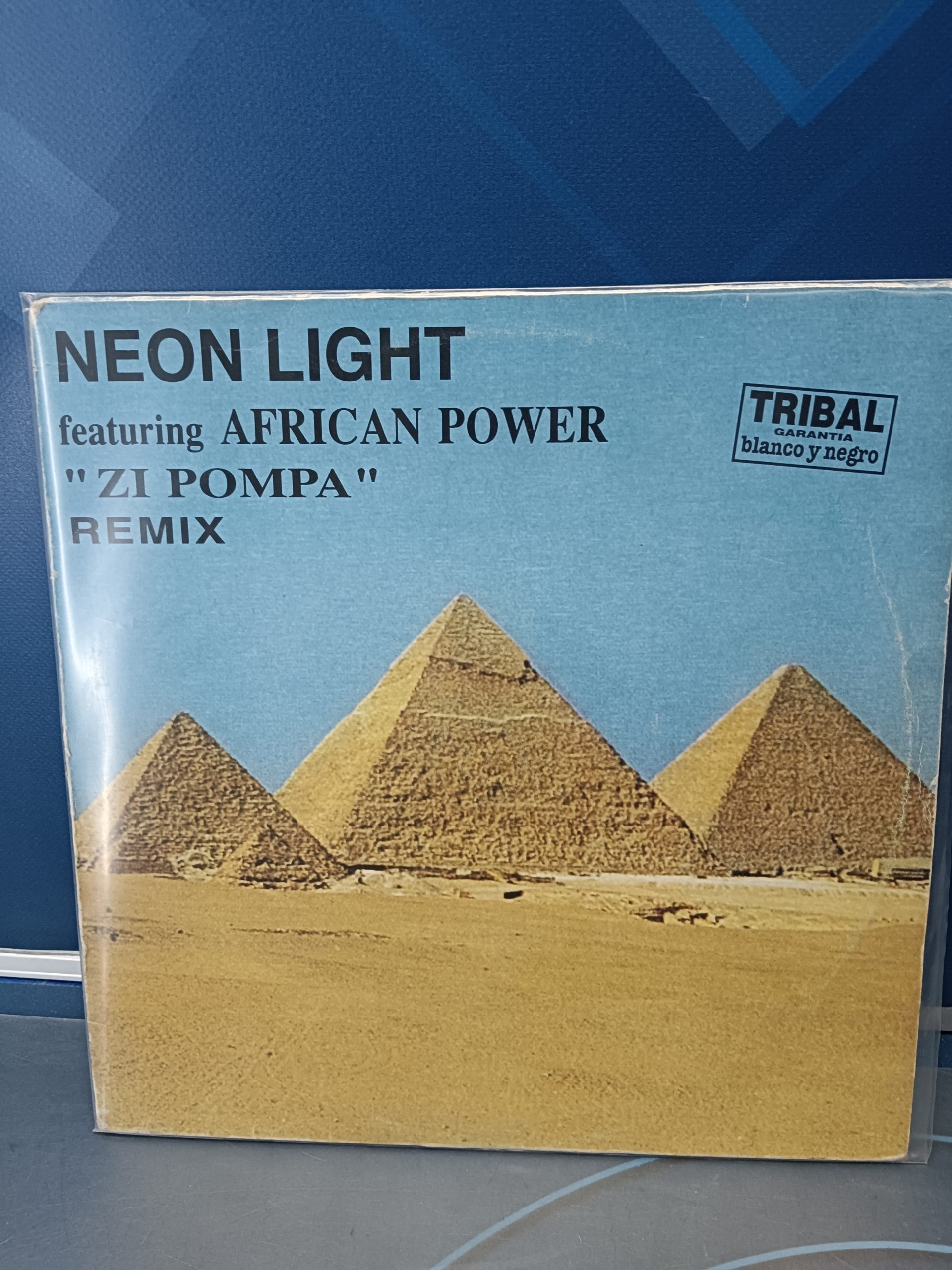 Disco,  Neon Light – Zi Pompa (Remix) , años 90