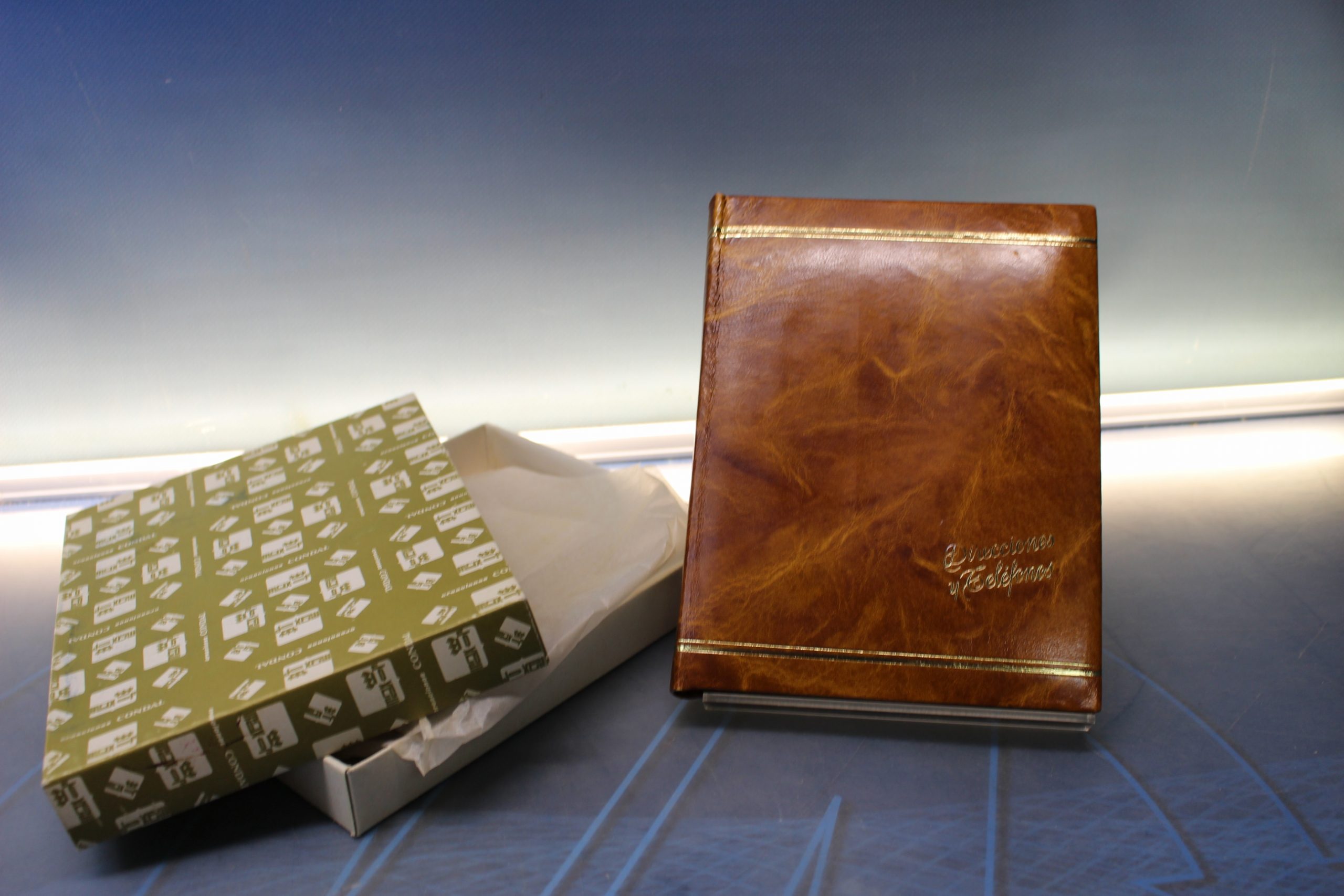 IMG_6868 Agenda direcciones y teléfonos. Creaciones Condal. Nueva, sin uso. - Imagen 1