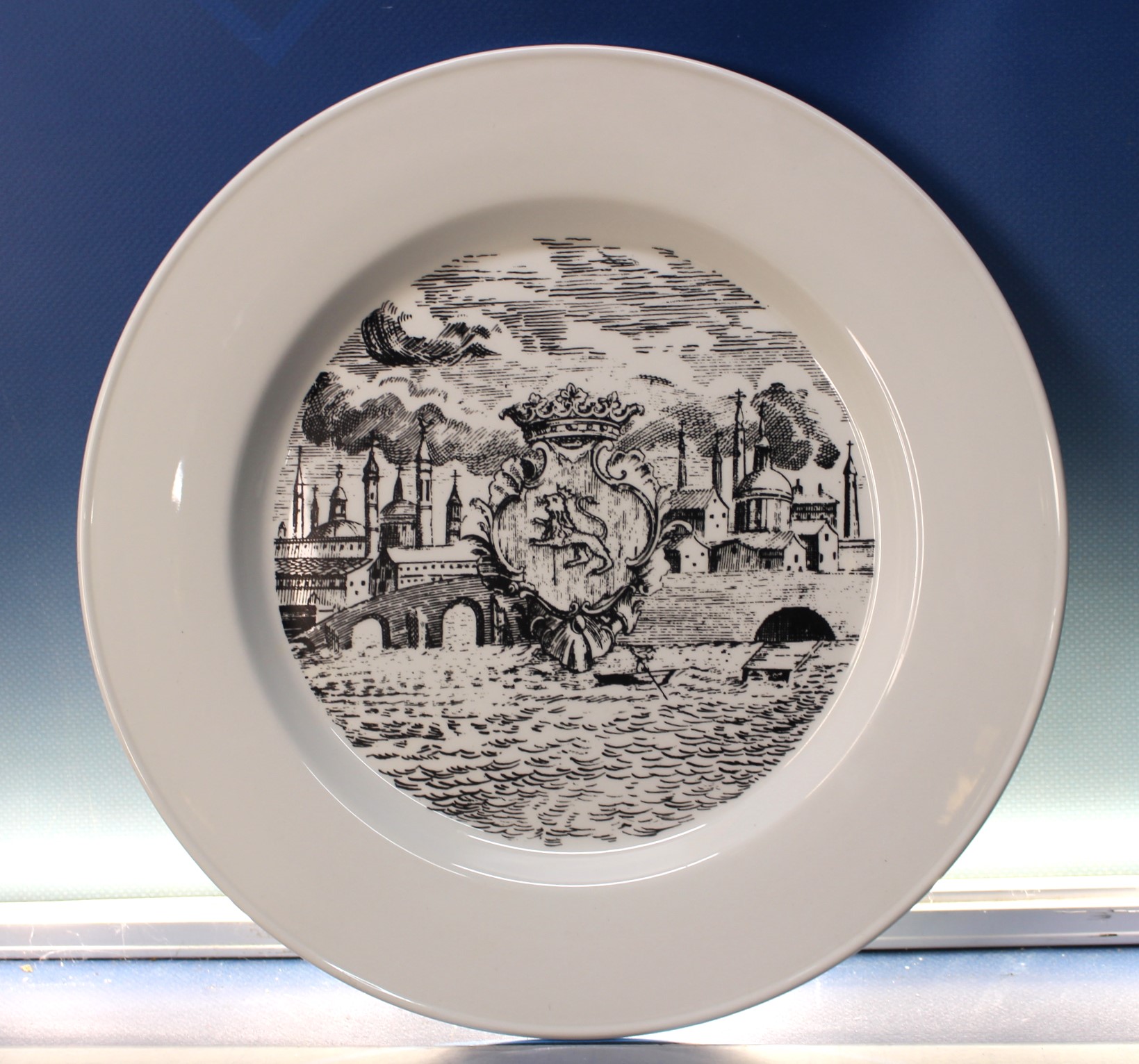 Plato cerámica Restaurante Costa Vasca 1961-1986.