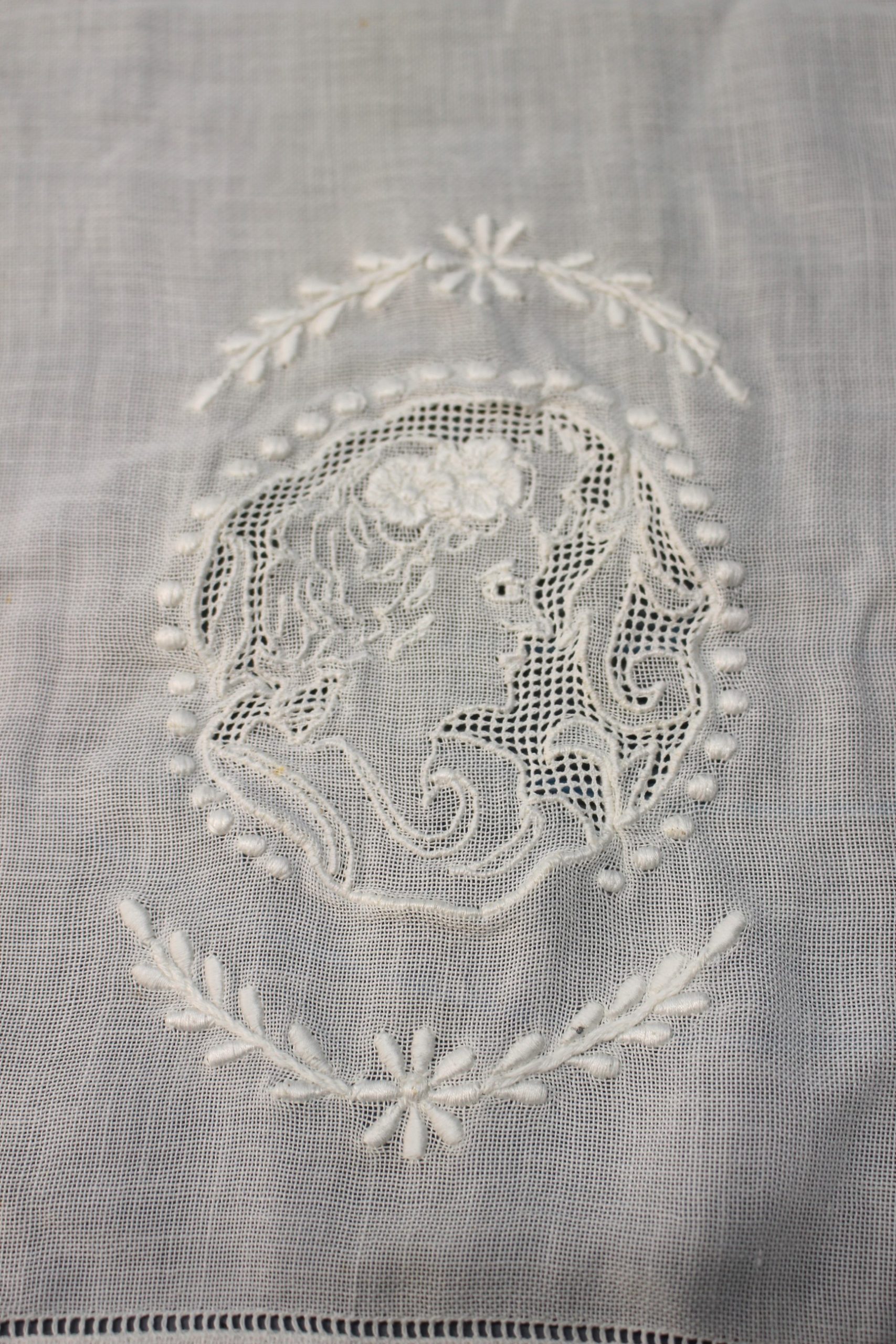 IMG_9249 Tapete, camino de mesa de vainica. - Imagen 1