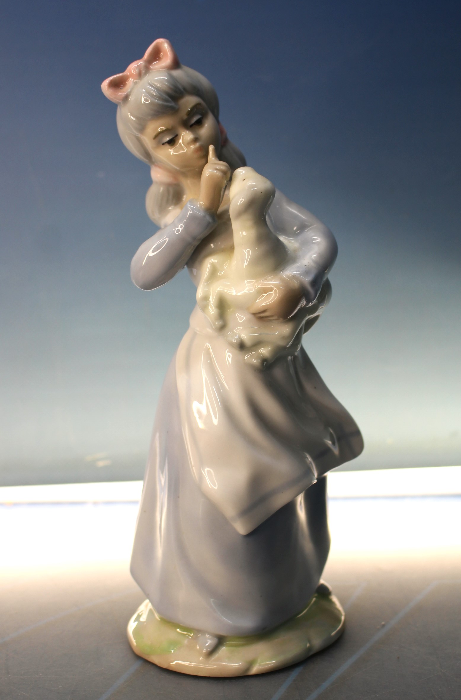 IMG_9298 Tengra, niña con cordero. Hecha a mano. - Imagen 1