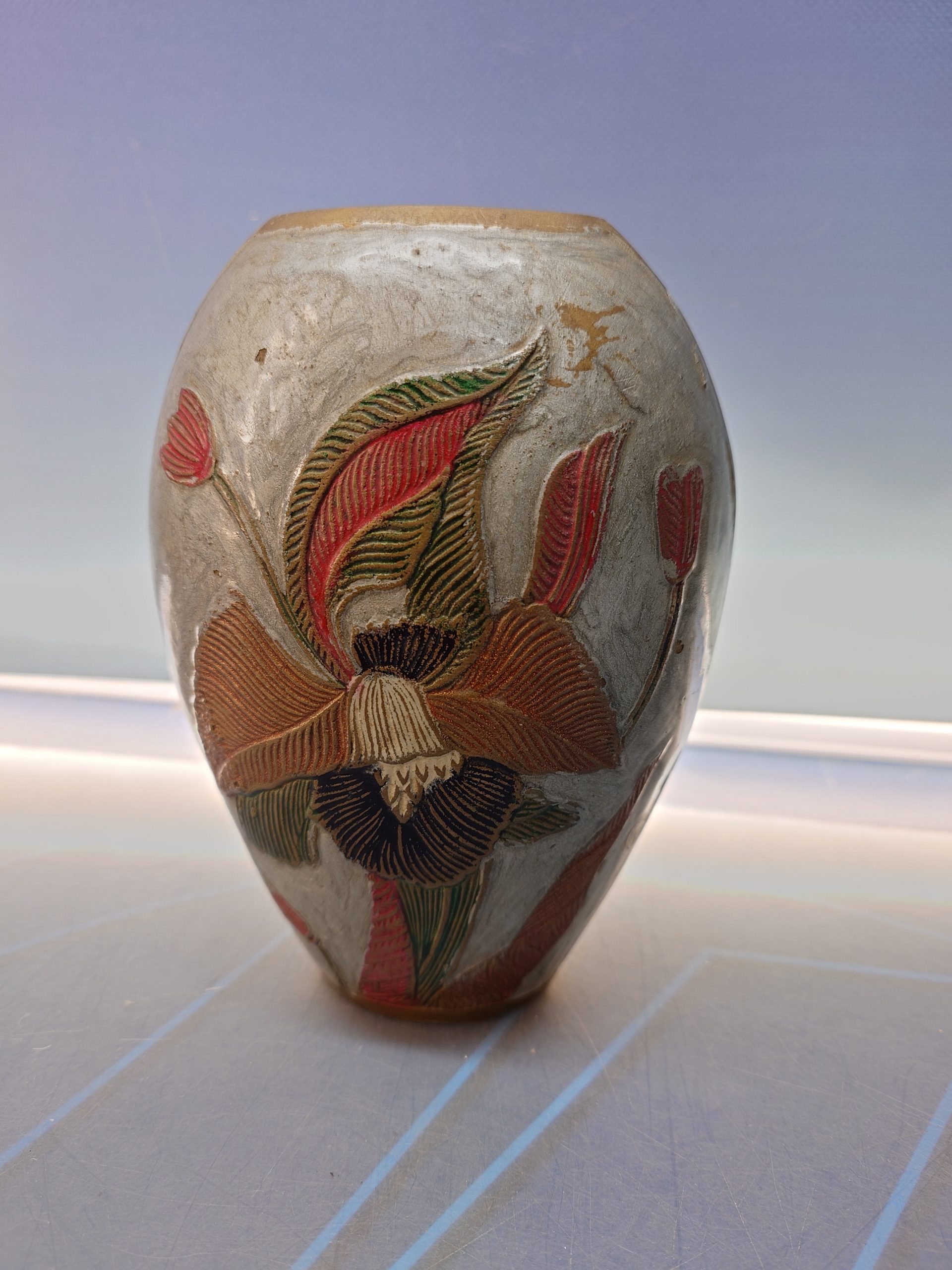 20240923_150103674 Jarrón, esmaltado, de metal, 17 cm. - Imagen 1