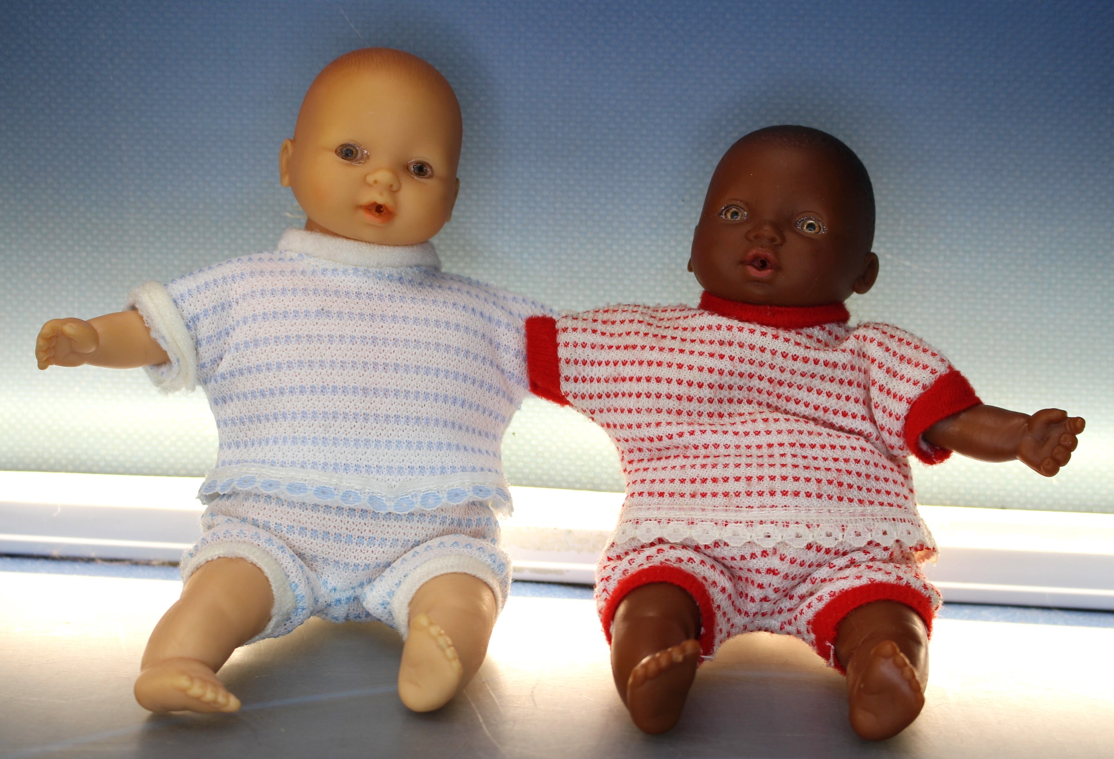 IMG_0294 b.b. Pareja de bebés con ropa original. - Imagen 1