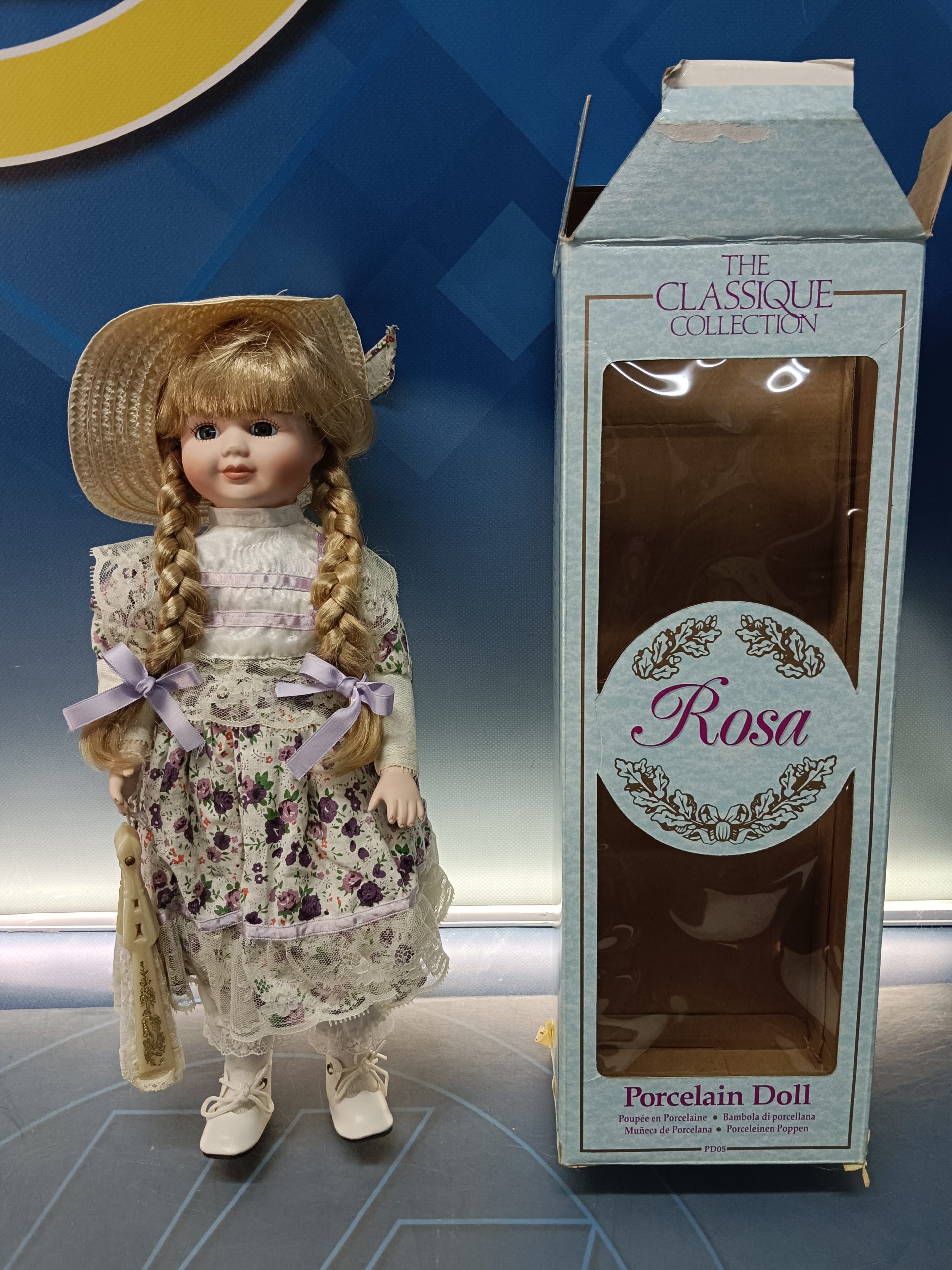 Porcelain Doll, ROSA , 40 cm, PD05, Muñeca de porcelana (THE CLASSIQUE COLLECTION)