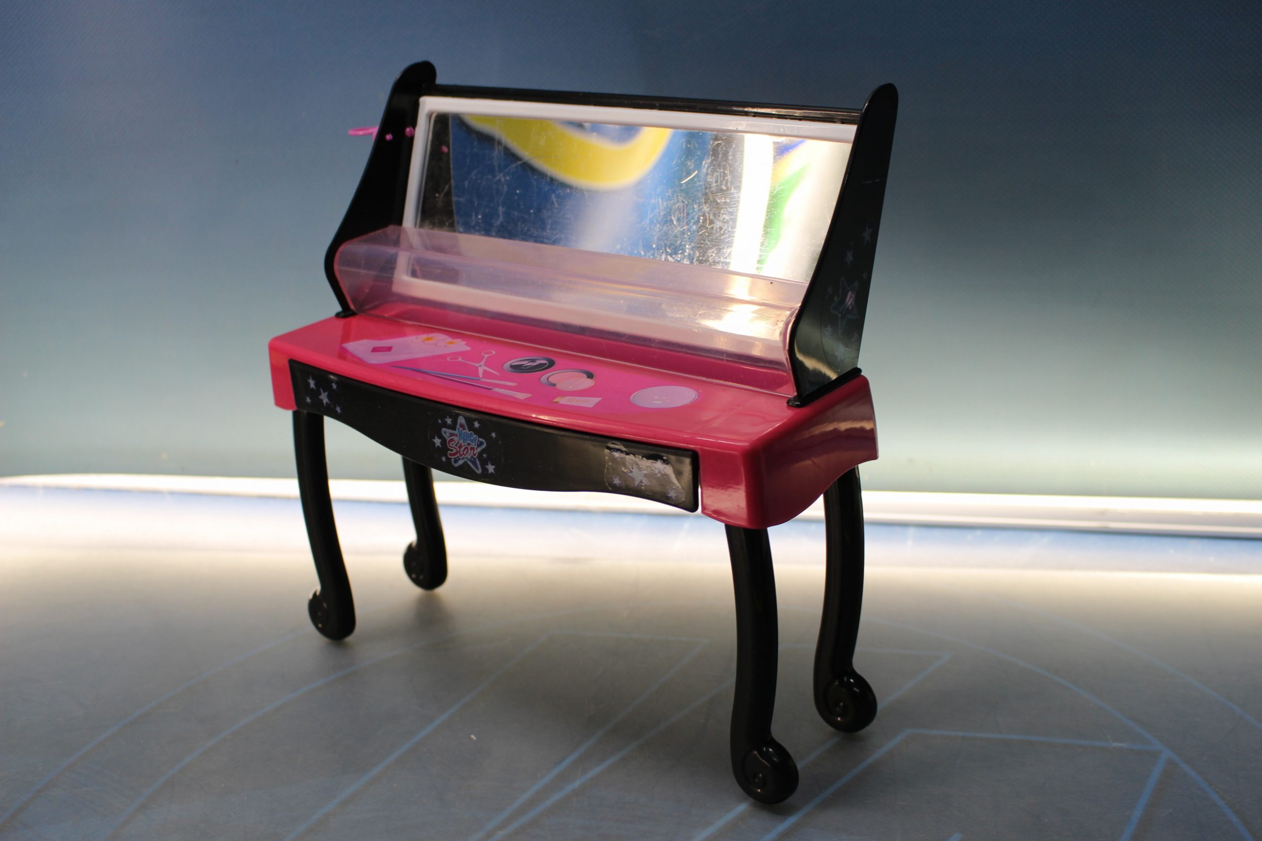 Tocador Nancy Star de Famosa.