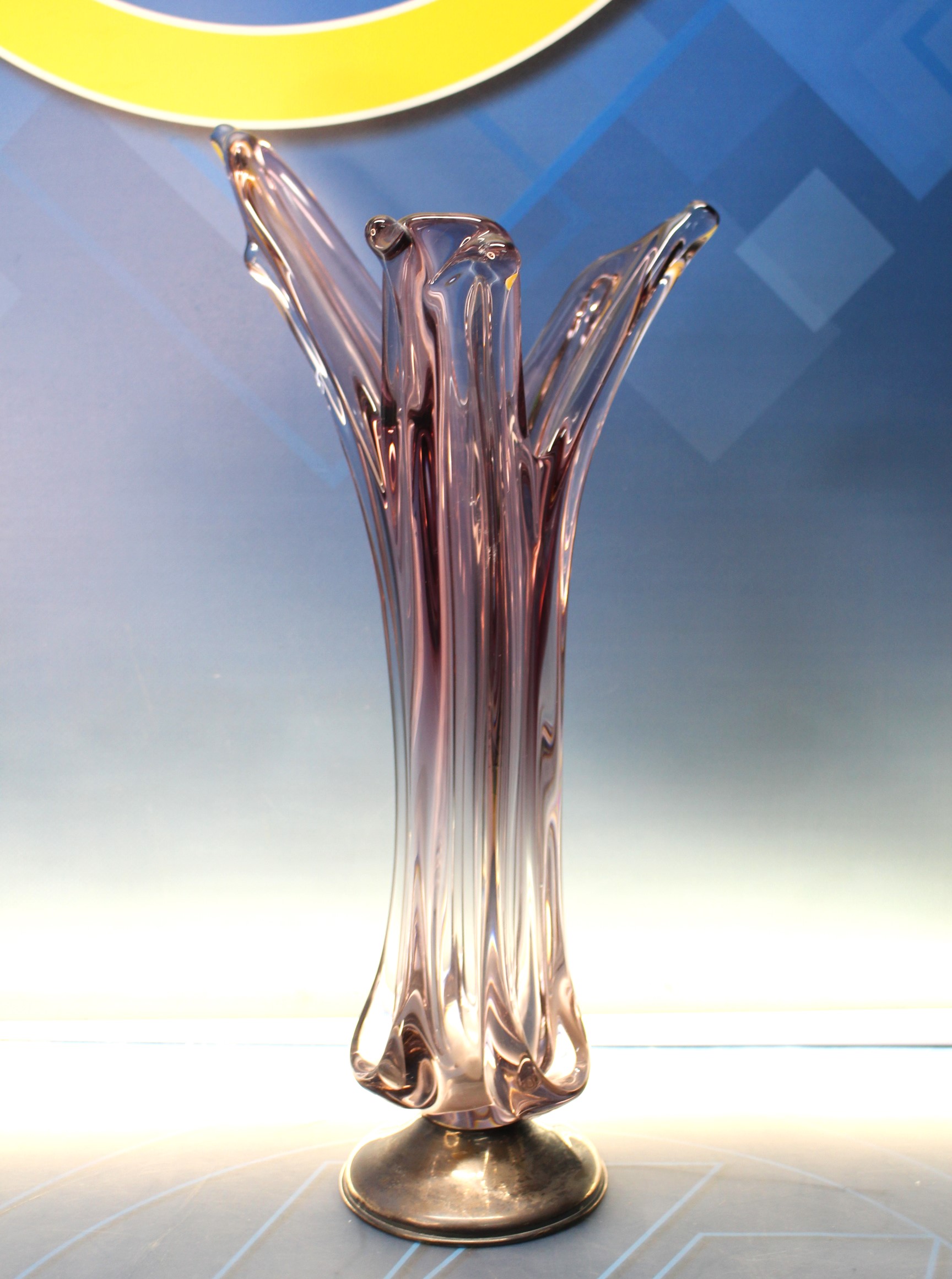 IMG_3081 Jarrón violetero de cristal de Murano con pie de plata. Contrastes. - Imagen 1