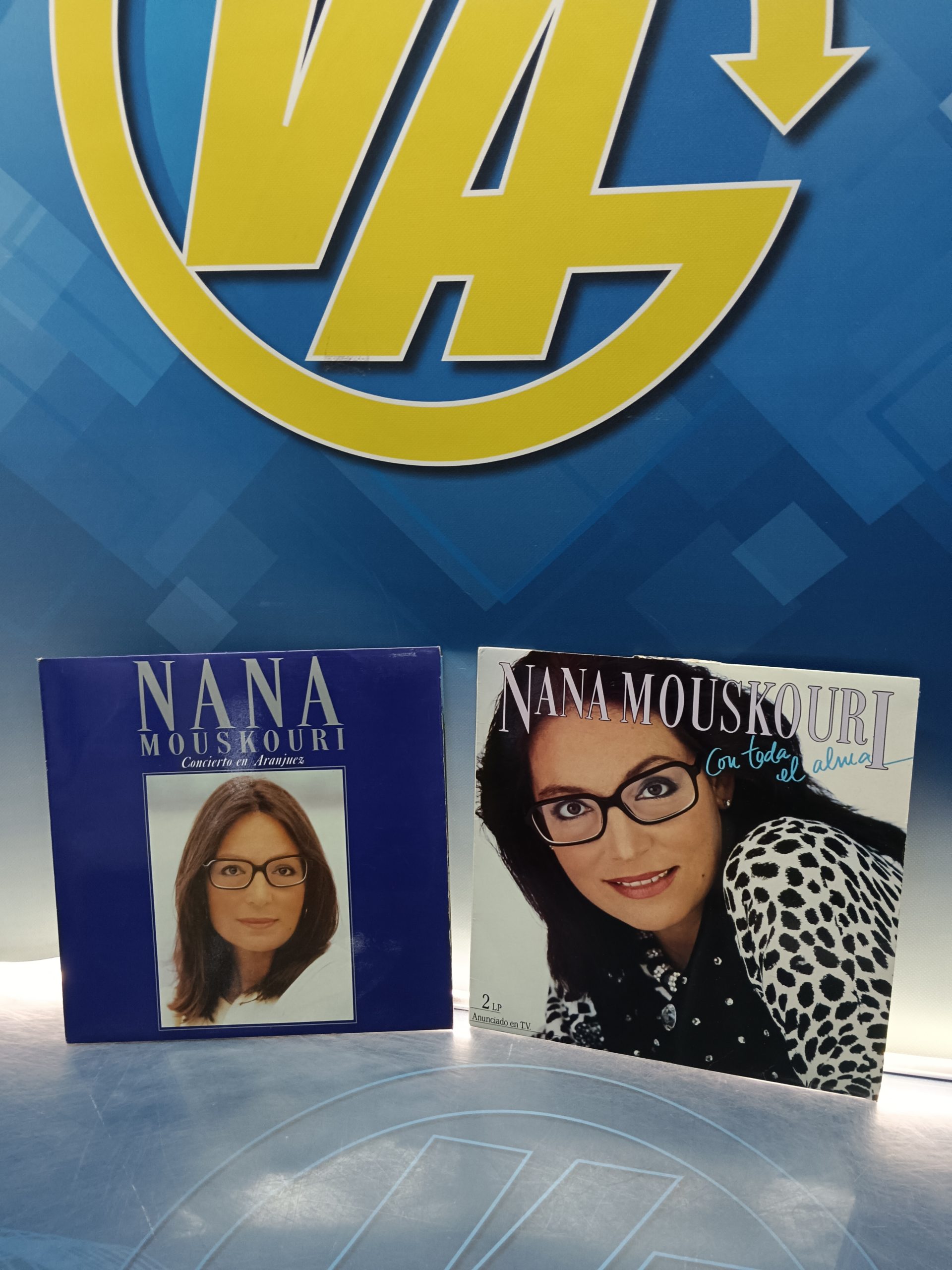 IMG_20250304_160837 Dos discos NANA MOUSKOURI , con toda el alma + concierto en aranjuez - Imagen 1