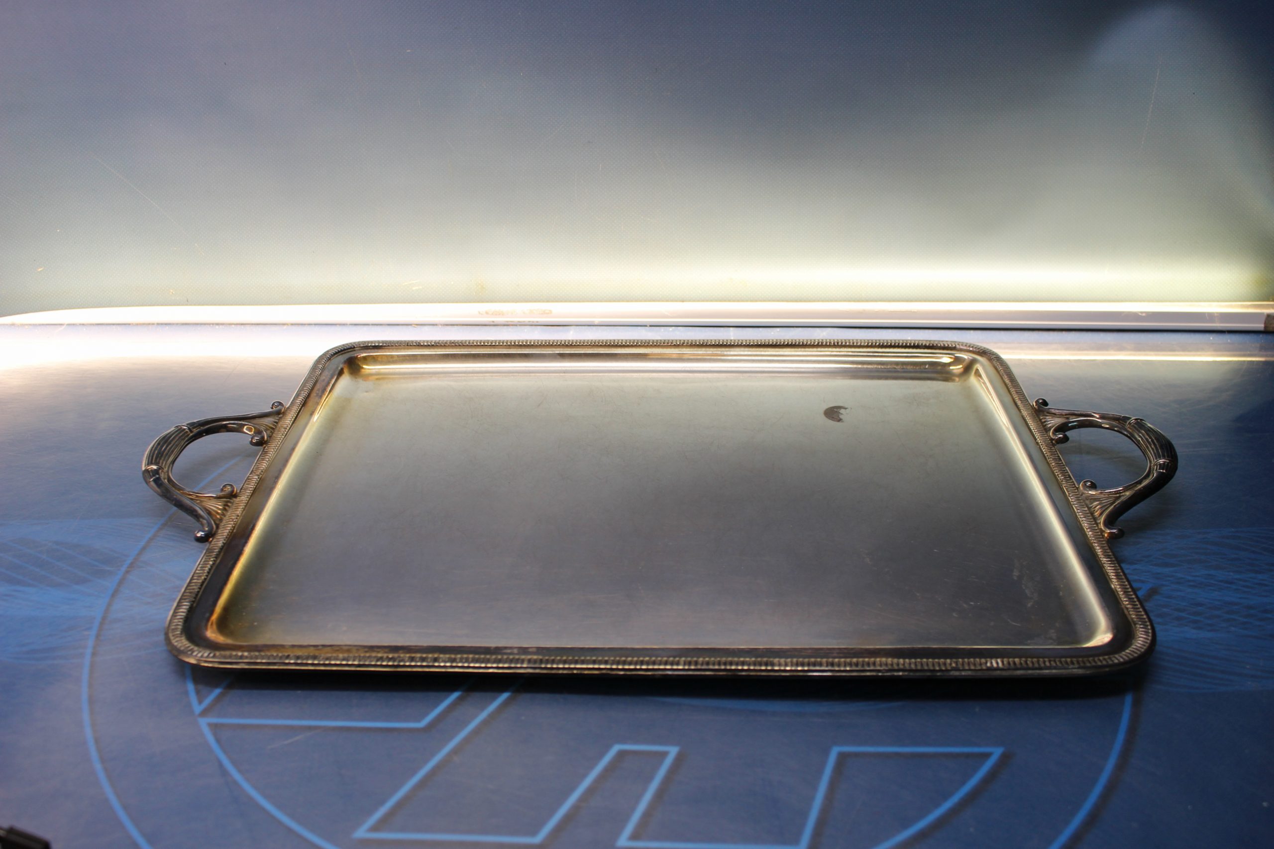 Bandeja de Alpaca Plateada Cruz de Malta.