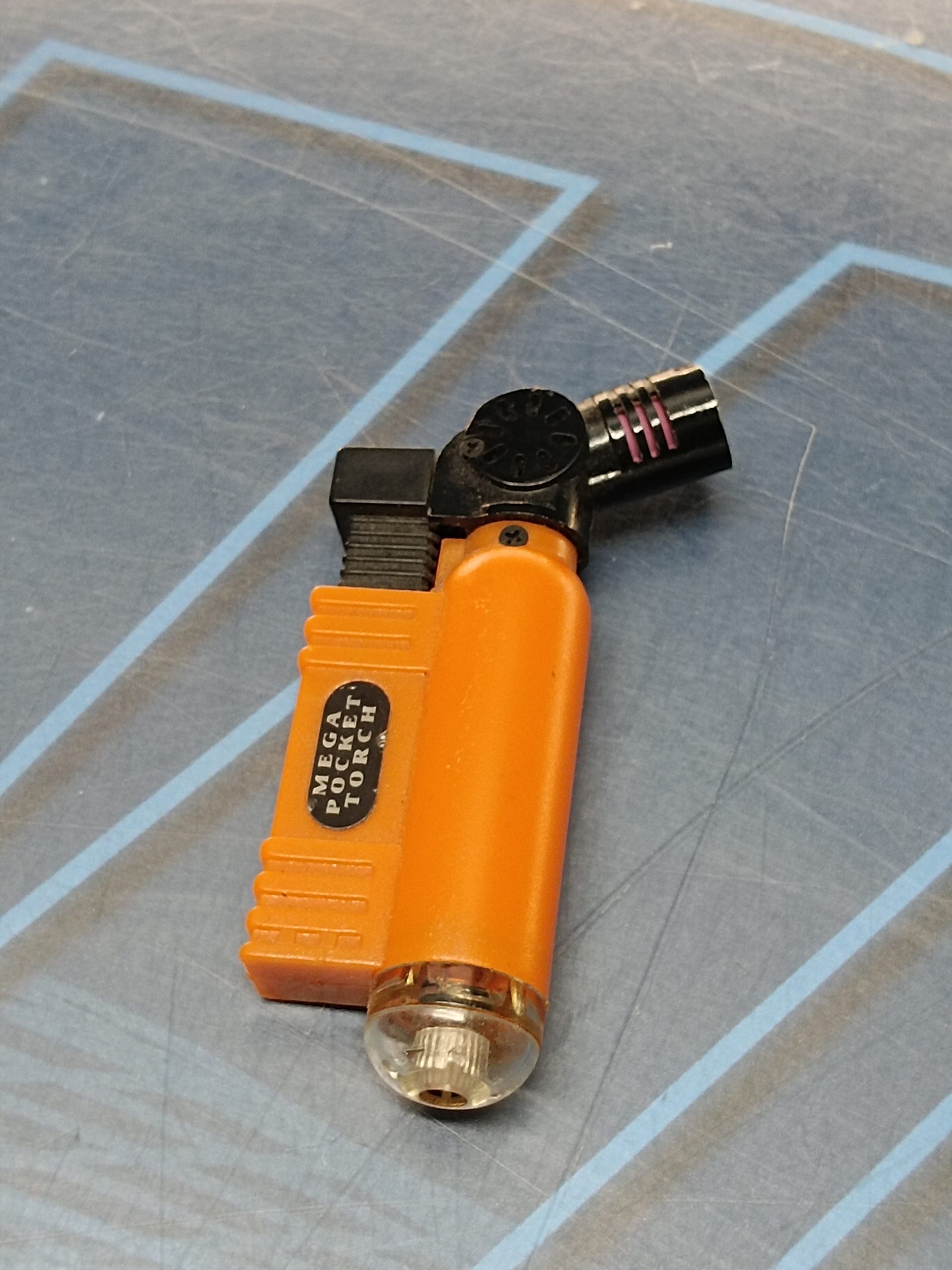 Mechero , encendedor, en forma de soplete