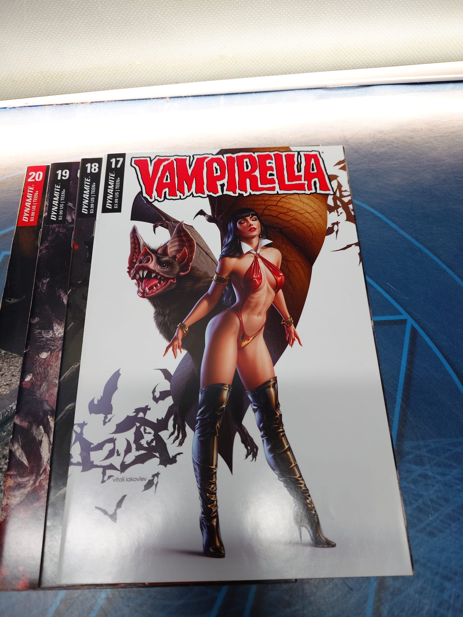 Imagen de WhatsApp 2025-06-06 a las 13.37.01_a2254605 cómics Vampirella , nº 17 al 20, edición USA - Imagen 1