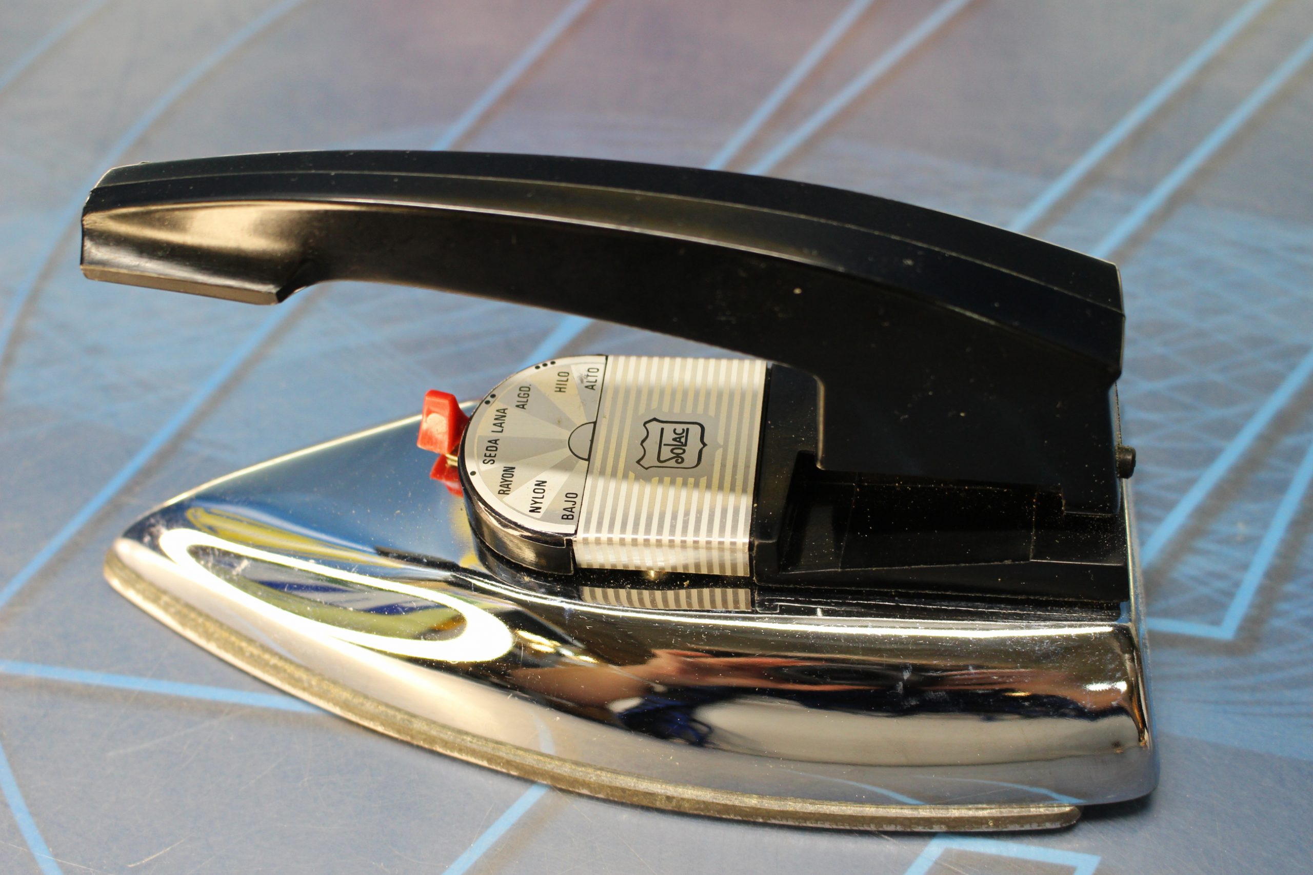 IMG_8087 Antigua plancha de viaje Solac modelo 631. Con su bolsa. - Imagen 1