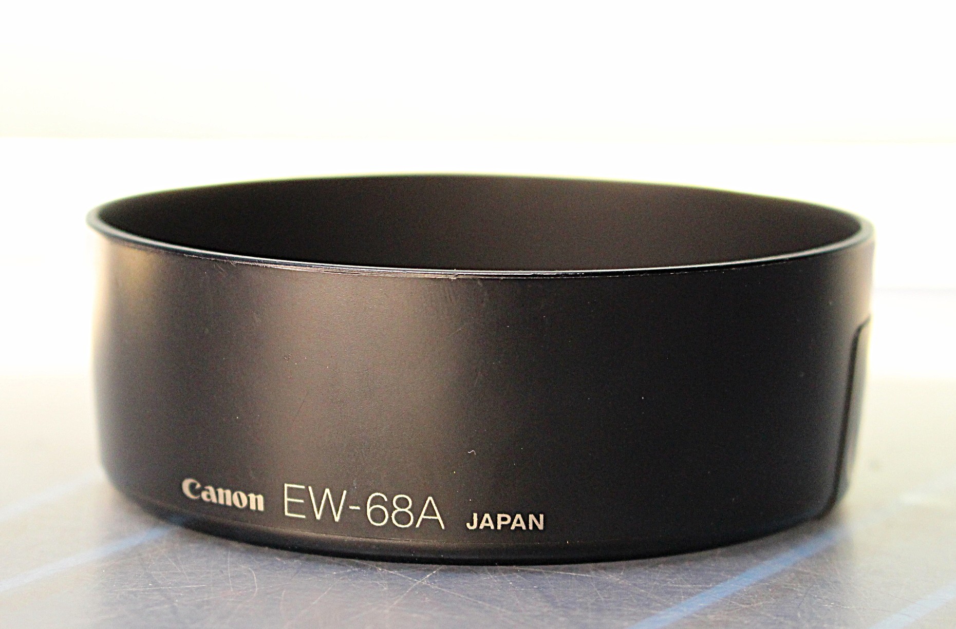 Parasol Canon EW-68A.