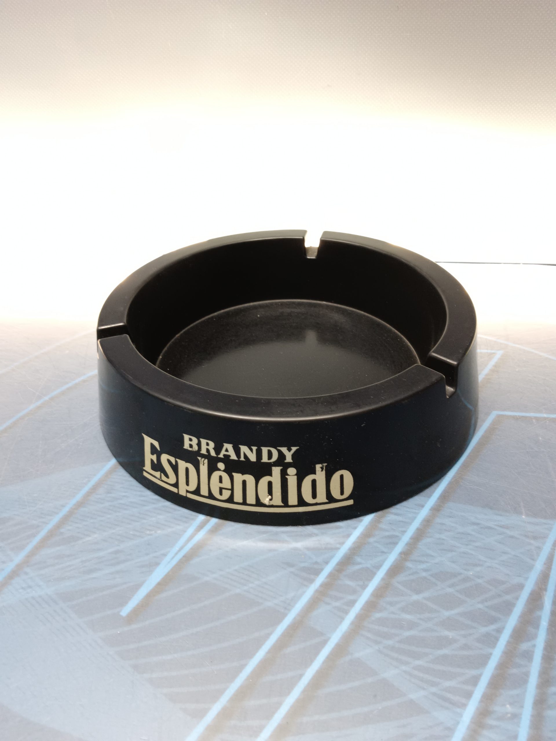 cenicero brandy Esplendido, color negro