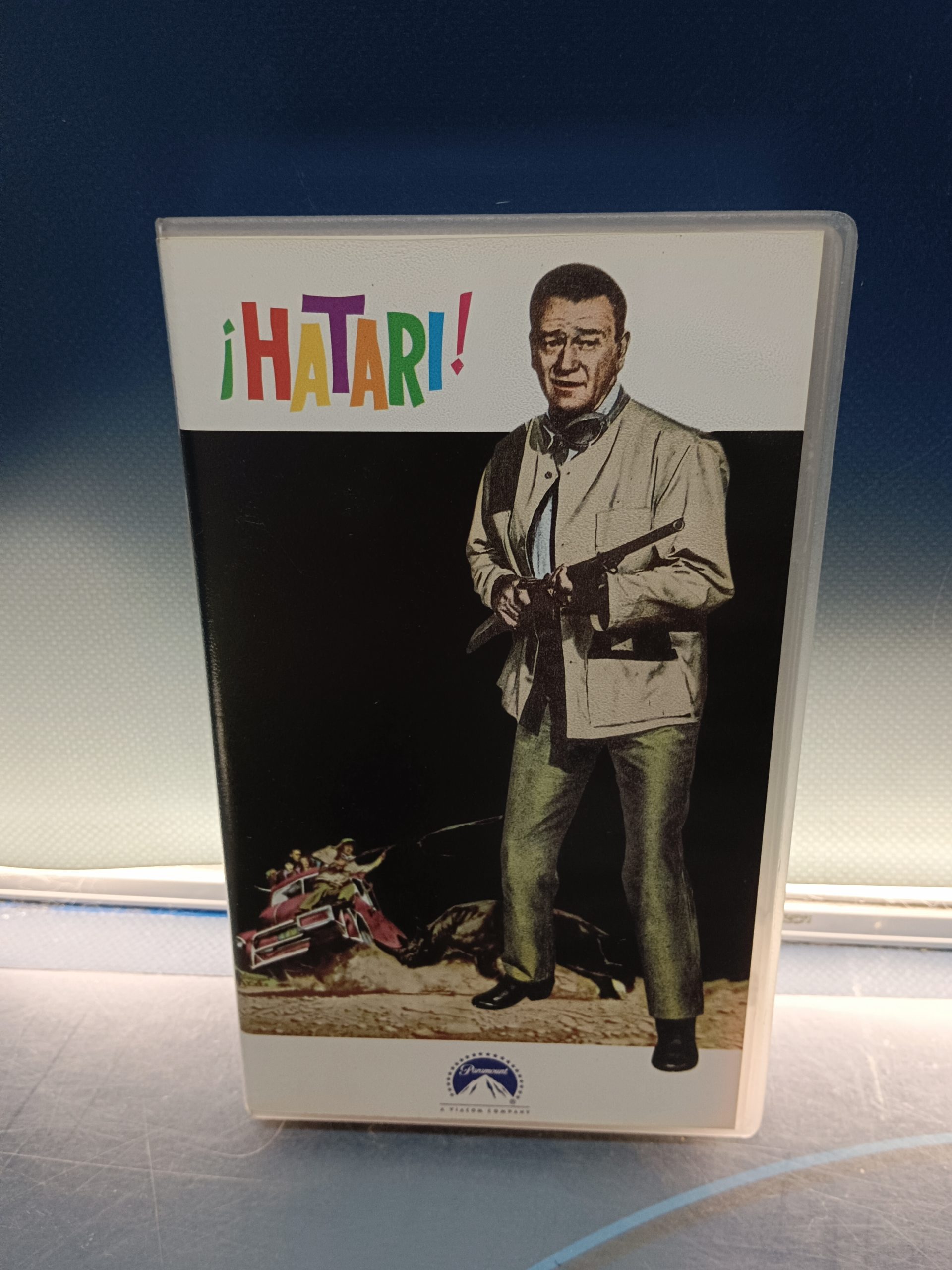 PELÍCULA VHS, HATARI, 1961,  JOHN WAYNE - HARDY KRUGER - ELSA MARTINELLI