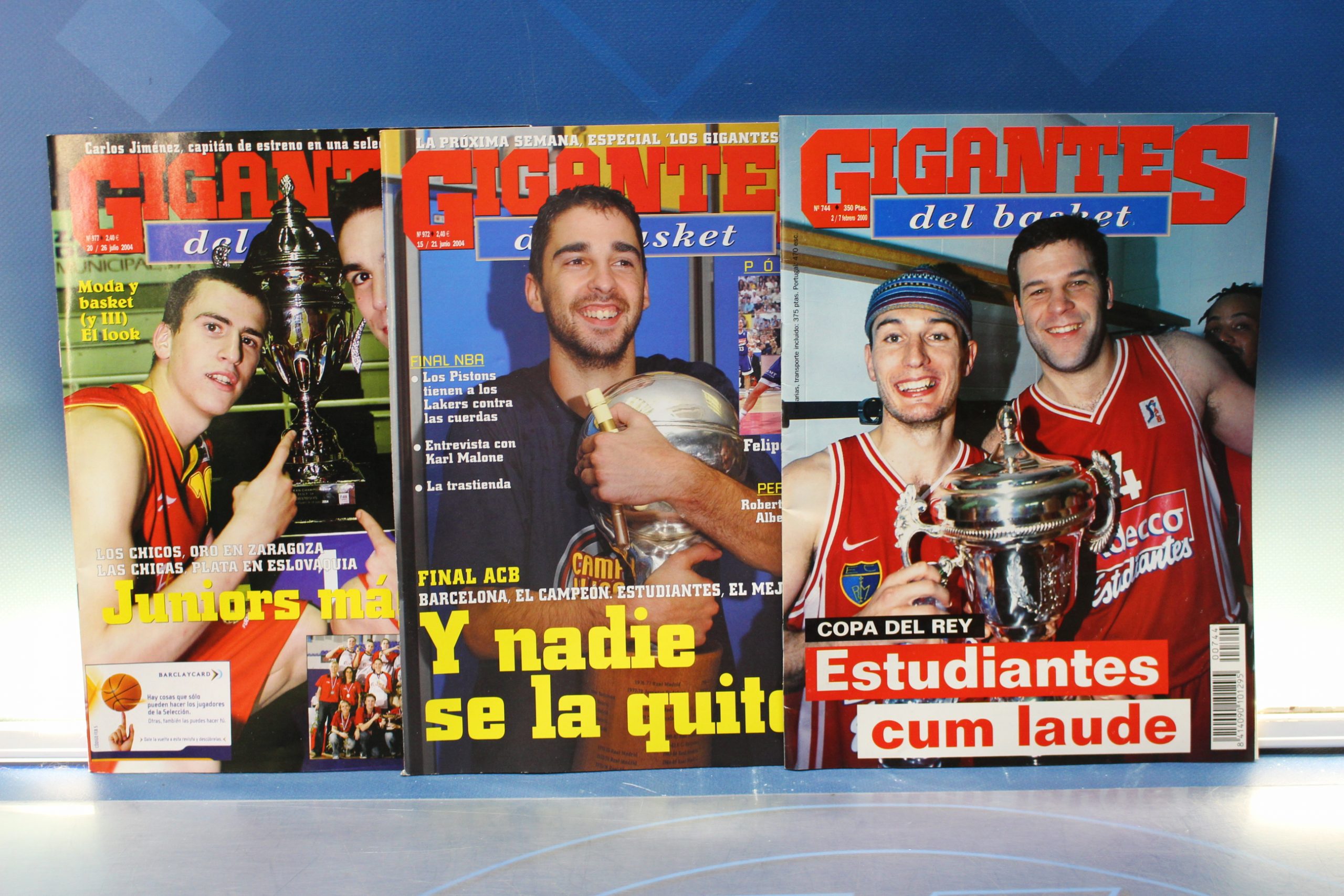 Revistas Baloncesto: Gigantes del Basket nº 744, 972 y 977. 2000-04.