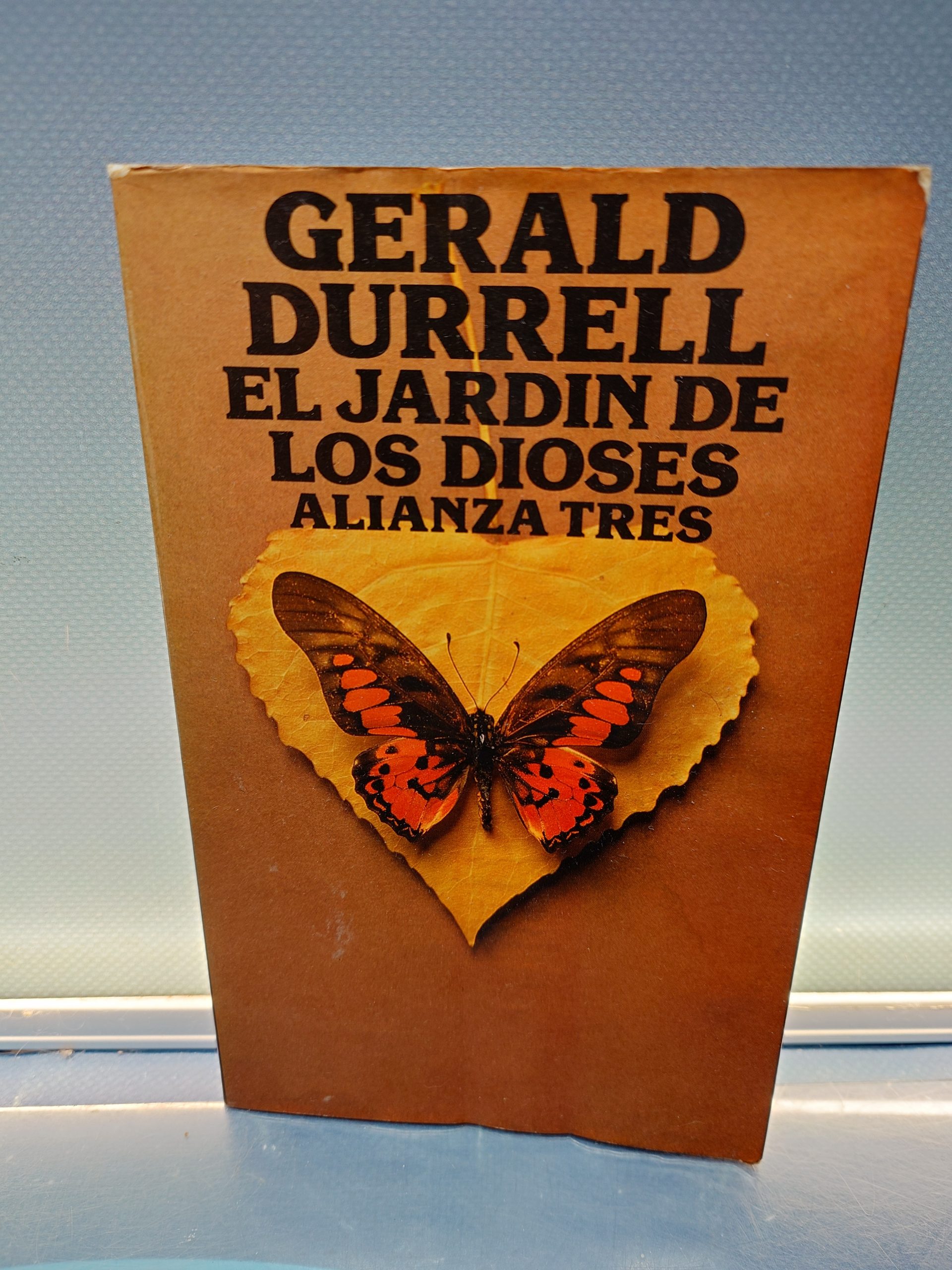 libro, GERALD DURRELL, EL JARDIN DE LOS DIOSES, ALIANZA TRES, 1978