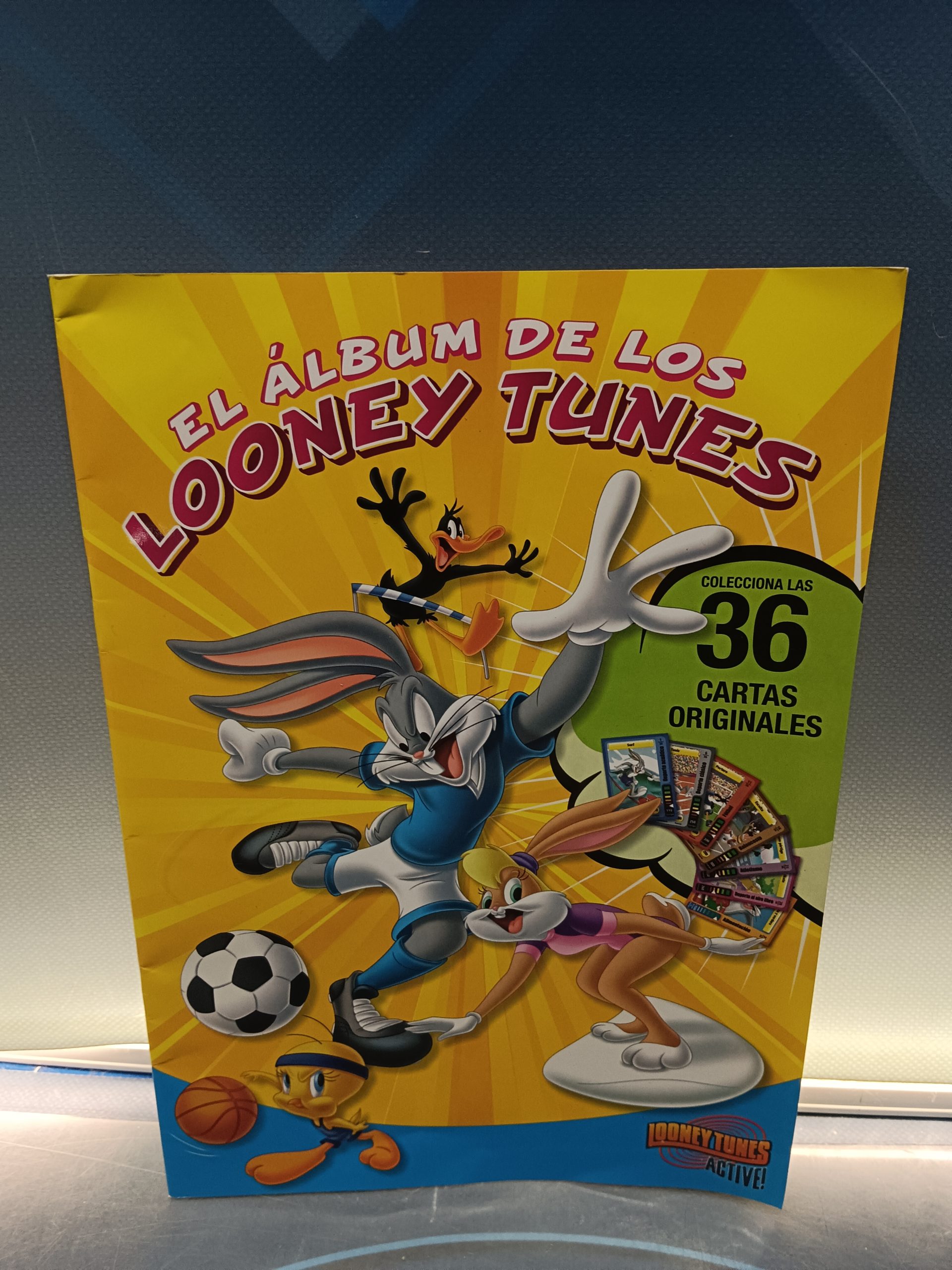 IMG_20250626_172242 EL ALBUM DE LOS LOONEY TUNES - SUPERMERCADOS EL ARBOL-ACTIVE-incompleto, 13 de 36 cartas - Imagen 1