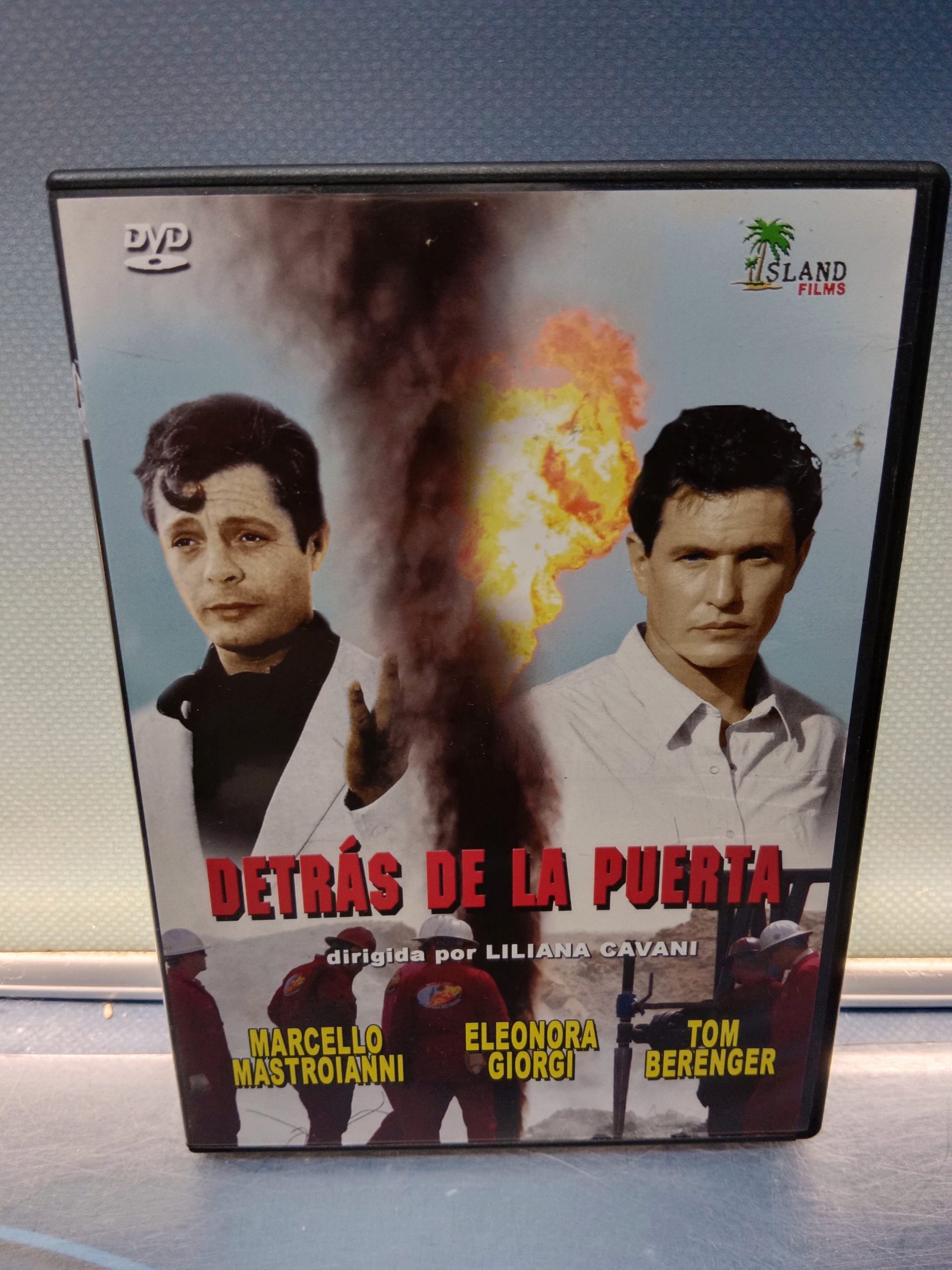 IMG_20250716_215506 pelicula en DvD, DETRAS DE LA PUERTA. MARCELLO MASTROIANNI ,TOM BERENGER - Imagen 1