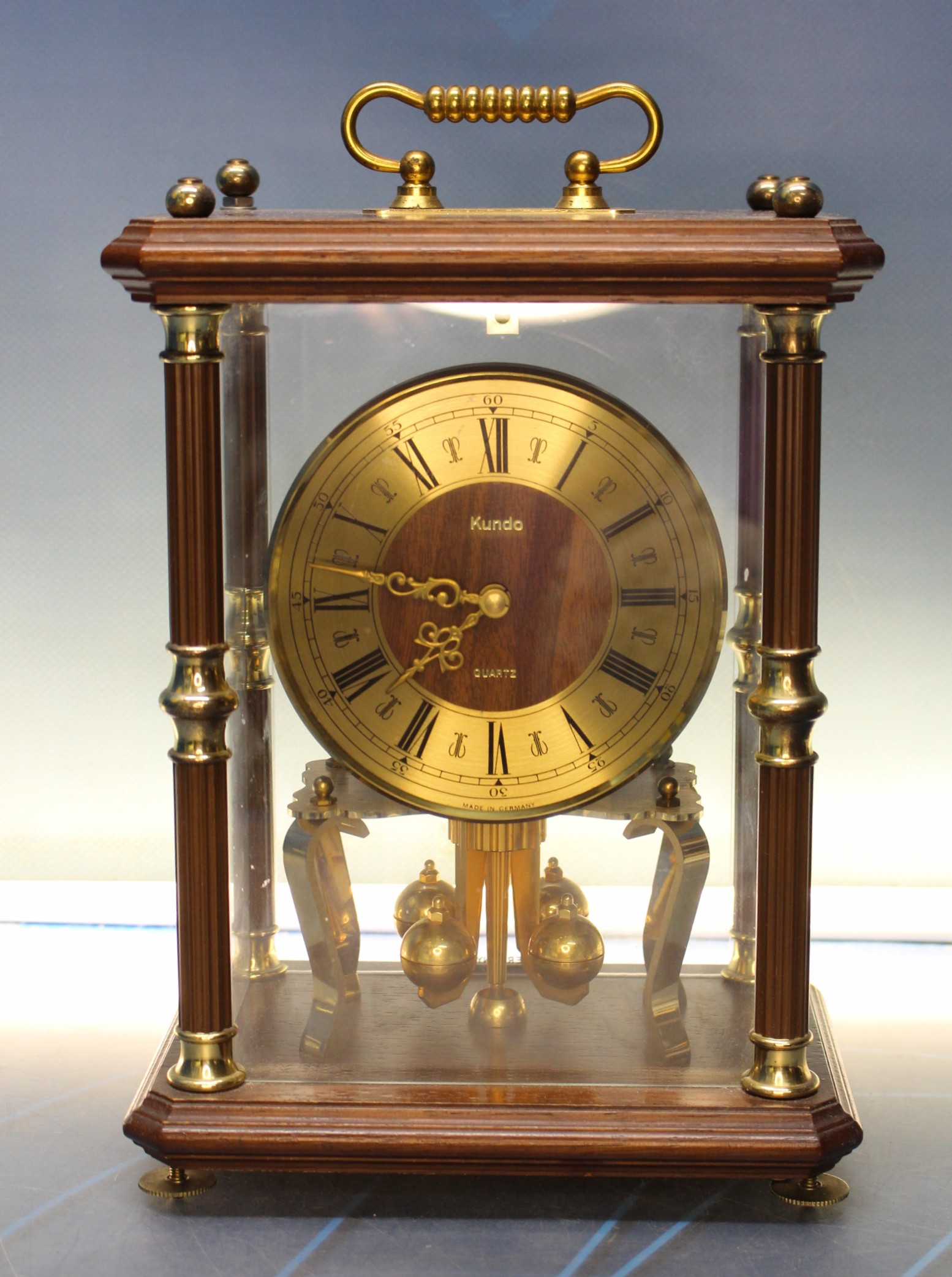 Reloj Aniversario de sobremesa Kundo, Alemania. Reloj de torsión, reloj de 400 días.