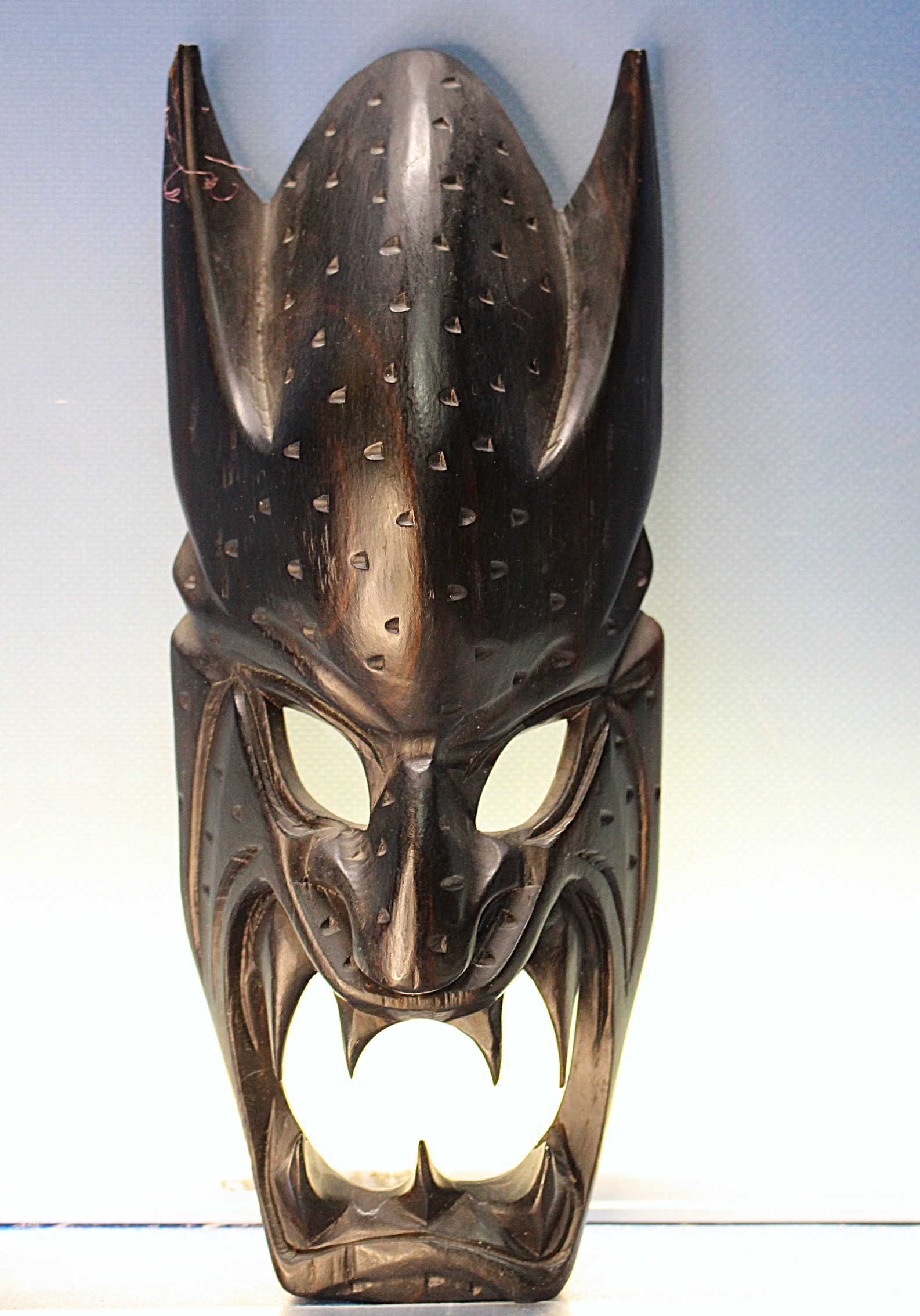 Máscara igorot, ifugao, tallada en madera, Filipinas.