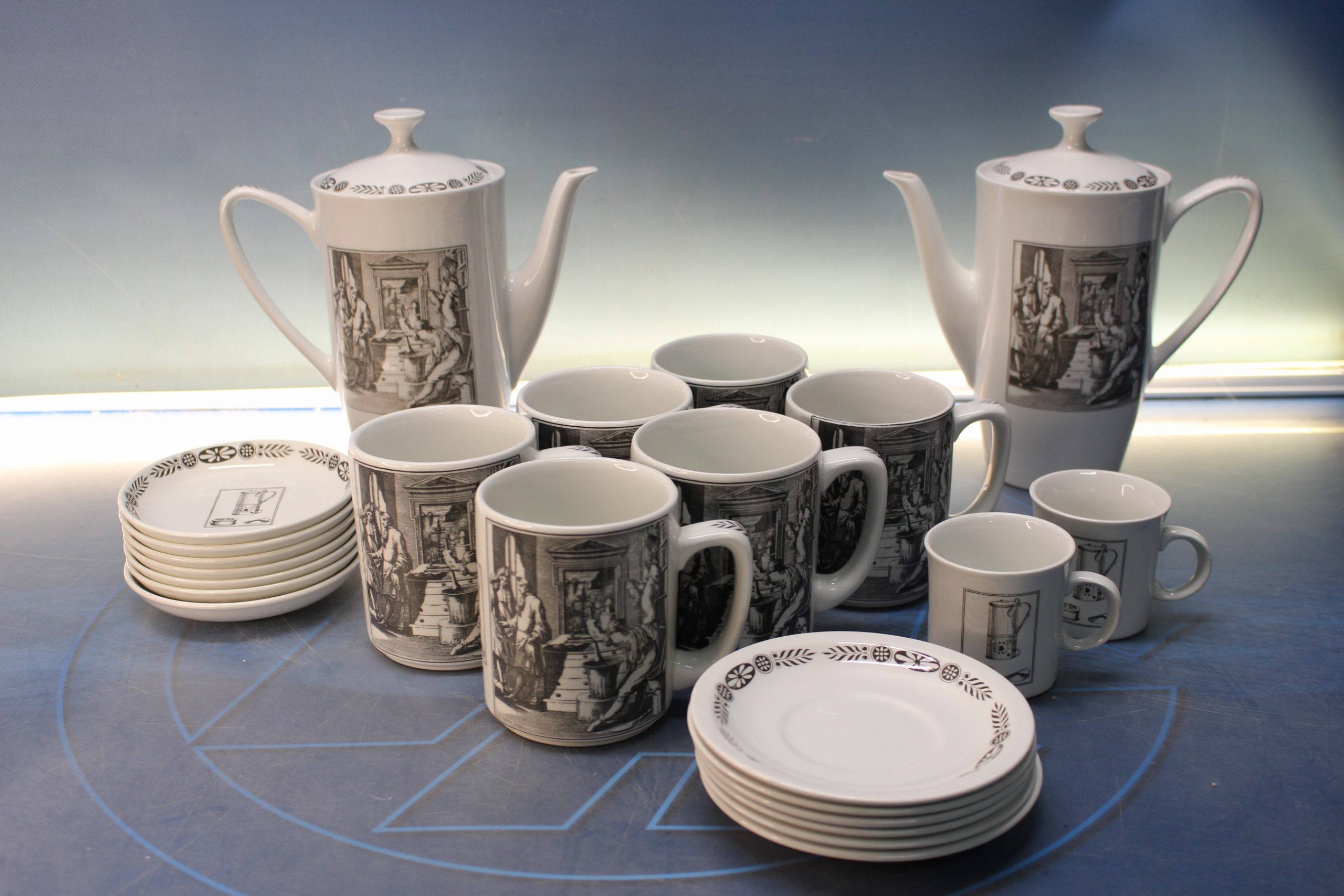 Pontesa. Café Monky. Cafeteras, tazas y platos. 24 piezas.