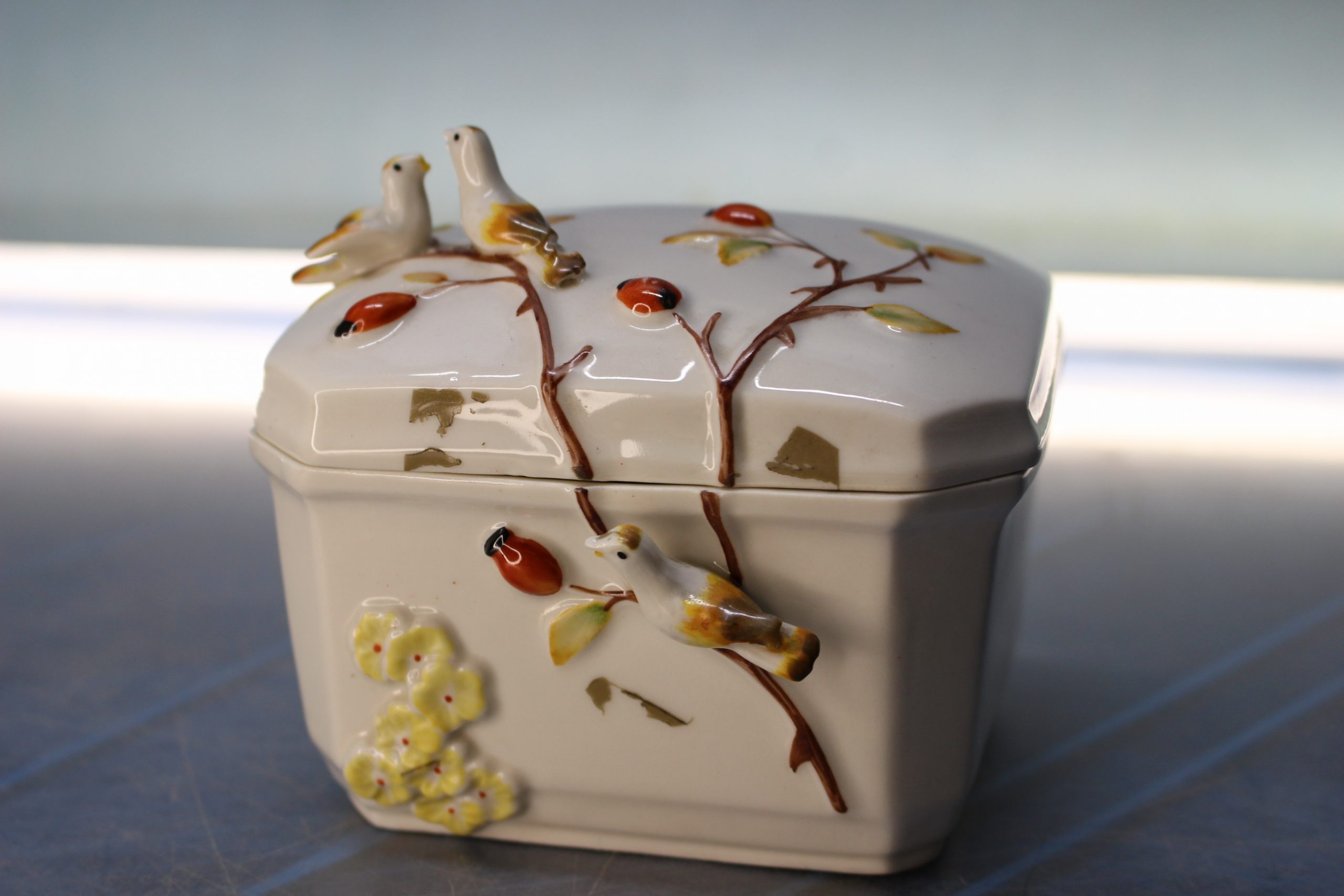 Cajita, joyero porcelana estilo Satsuma. (copia)