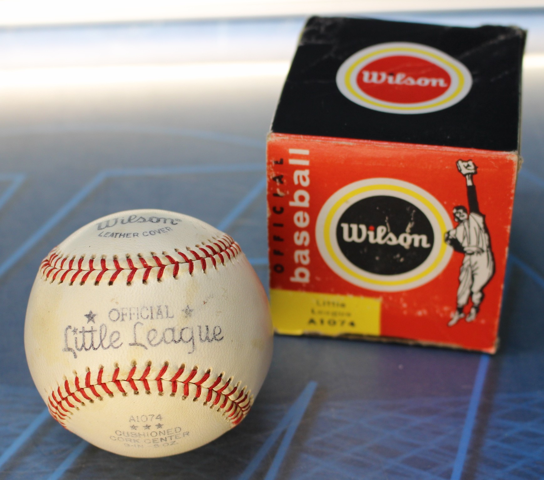 Pelota de béisbol Wilson “Oficial Little League”. Baseball. Circa 1960. A1074.