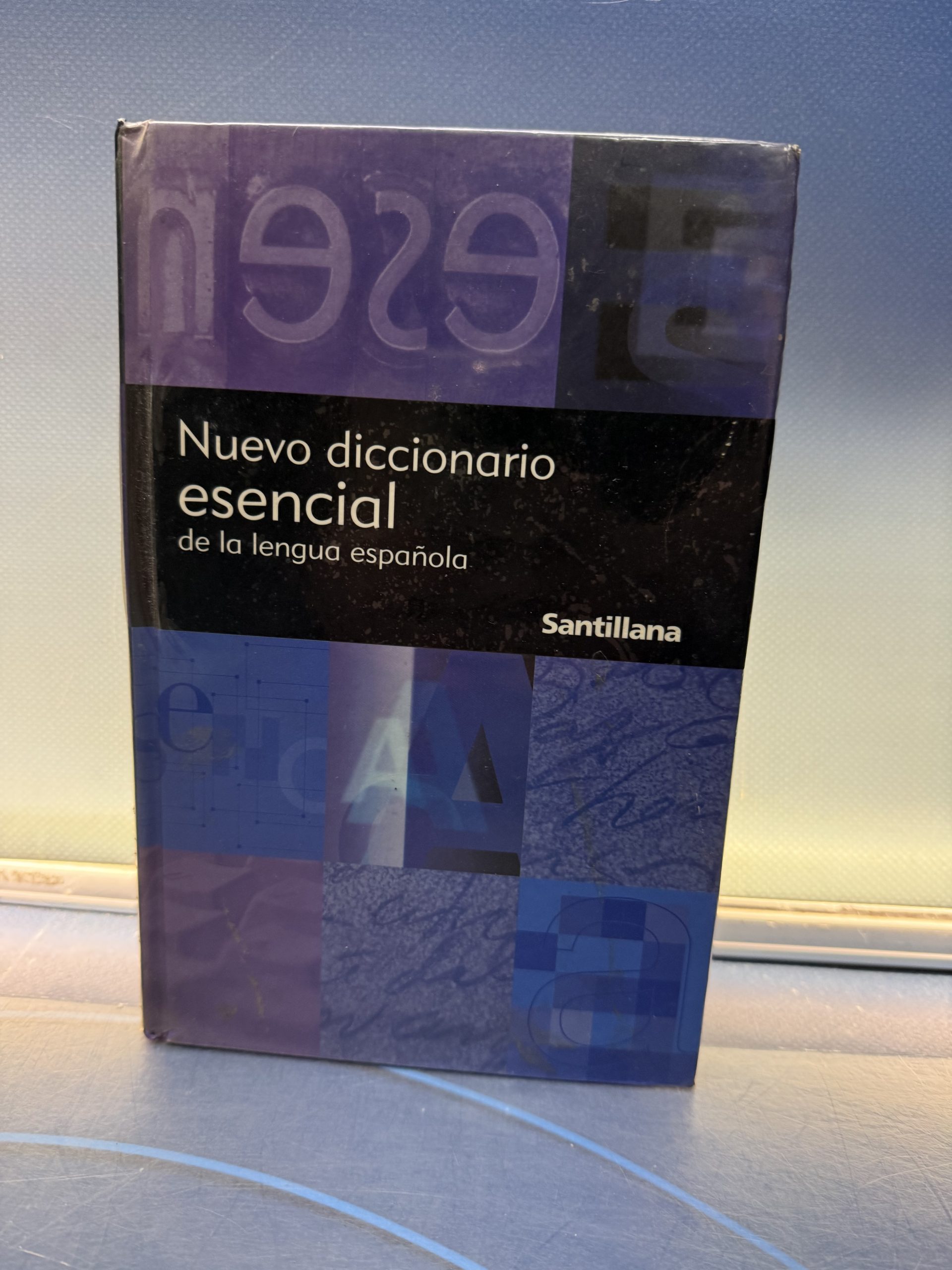Nuevo diccionario esencial de la lengua española, Santillana