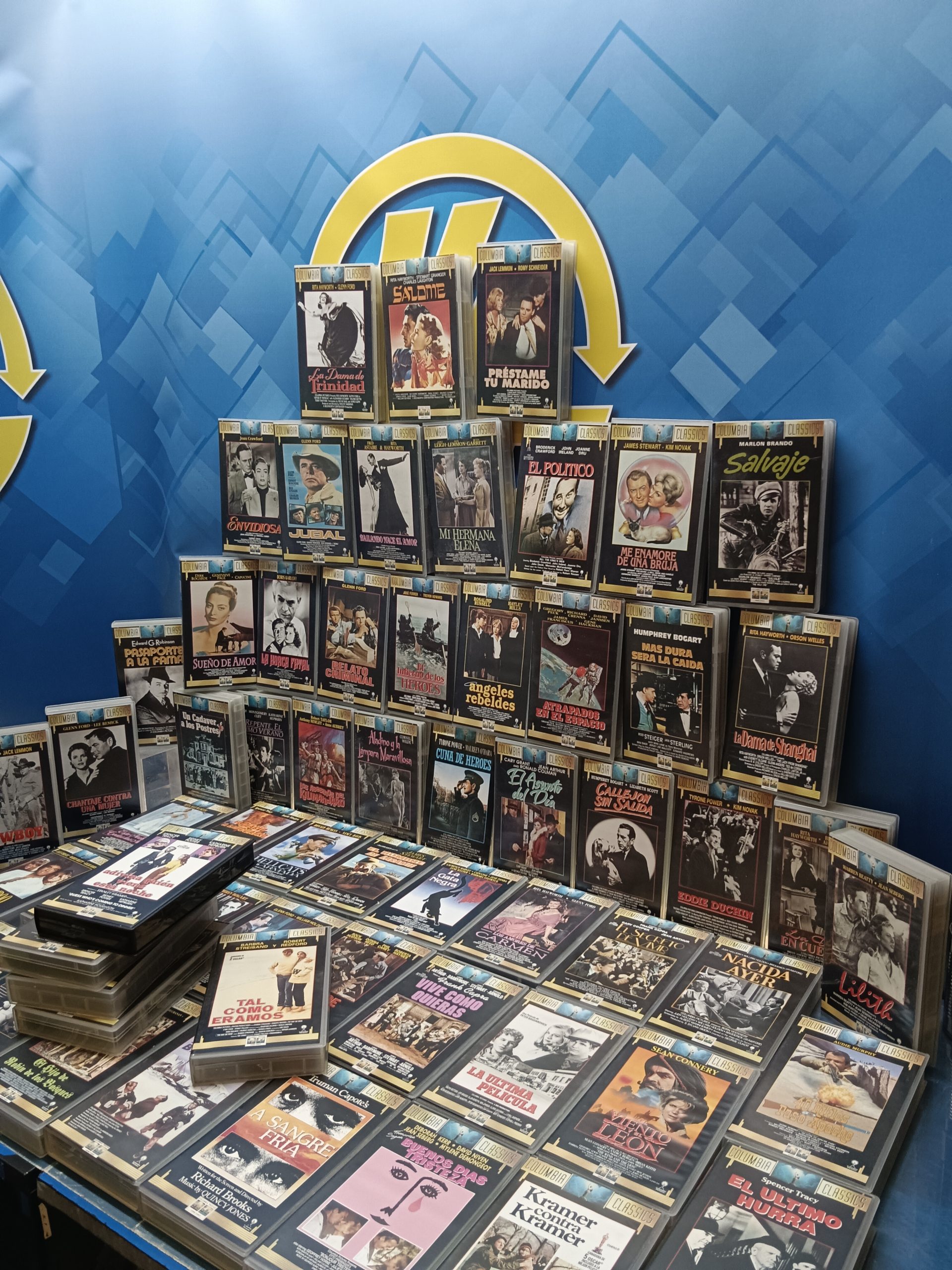 mas de 60 películas en VHS , clasicos, columbia Clasica