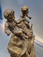 reloj sobremesa bronce, con angeles ( e faltan las alas), no funciona 40x37x17 cm - Imagen 3