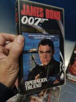 5 peliculas VHS, James Bond, 007, Goldfinger, Panorama pra matar, operacion Trueno, solo para sus ojos, moonraker - Imagen 6