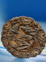 Dos Platos de madera, tallados, 22x22 xcm. Años 70 - Imagen 7