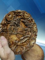 Dos Platos de madera, tallados, 22x22 xcm. Años 70 - Imagen 9