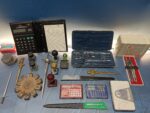 Material de despacho, abrecartas, sellos, compases y mas