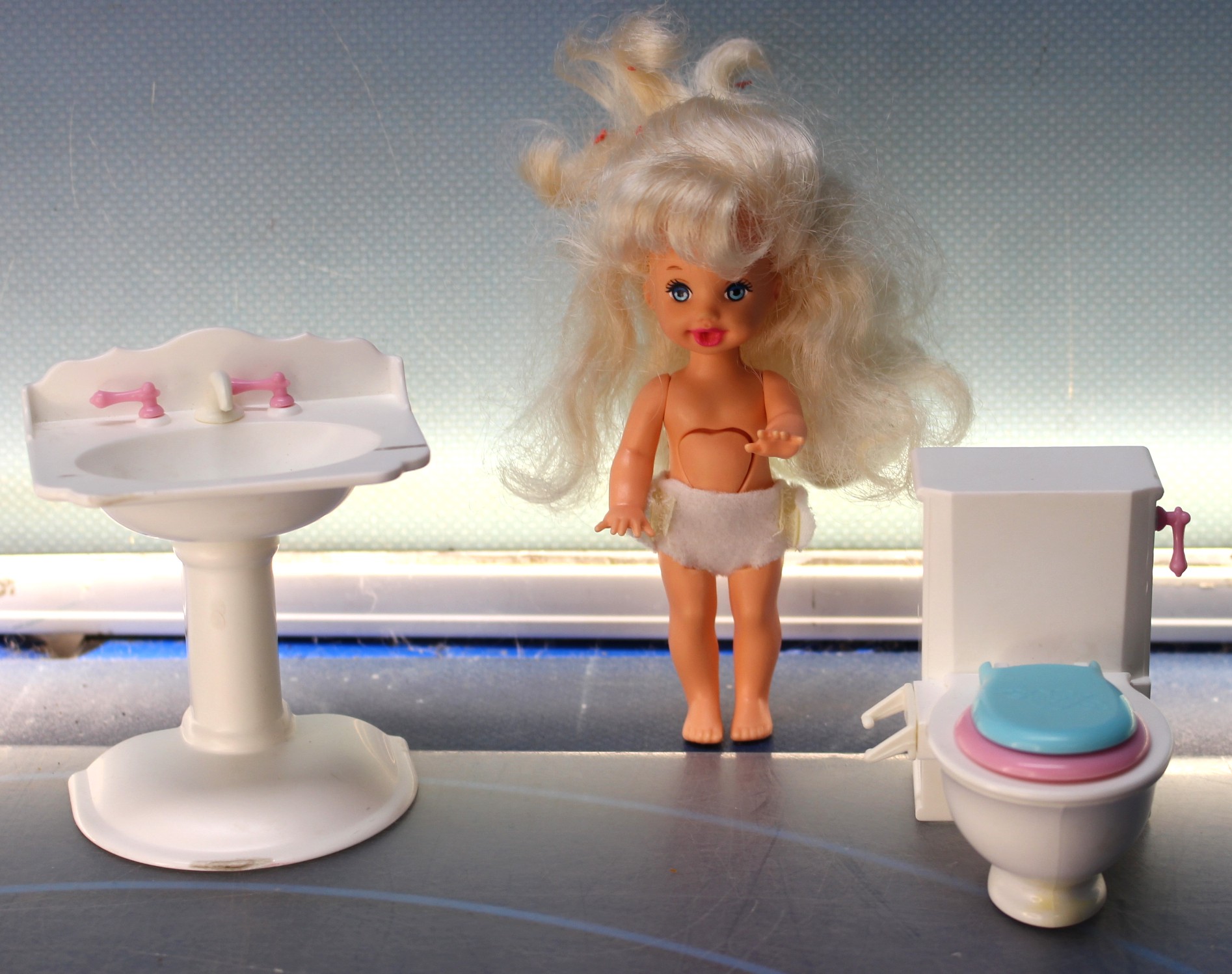 Shelly Potty Training, hermana de Barbie. Mattel, 1994 - 1996.