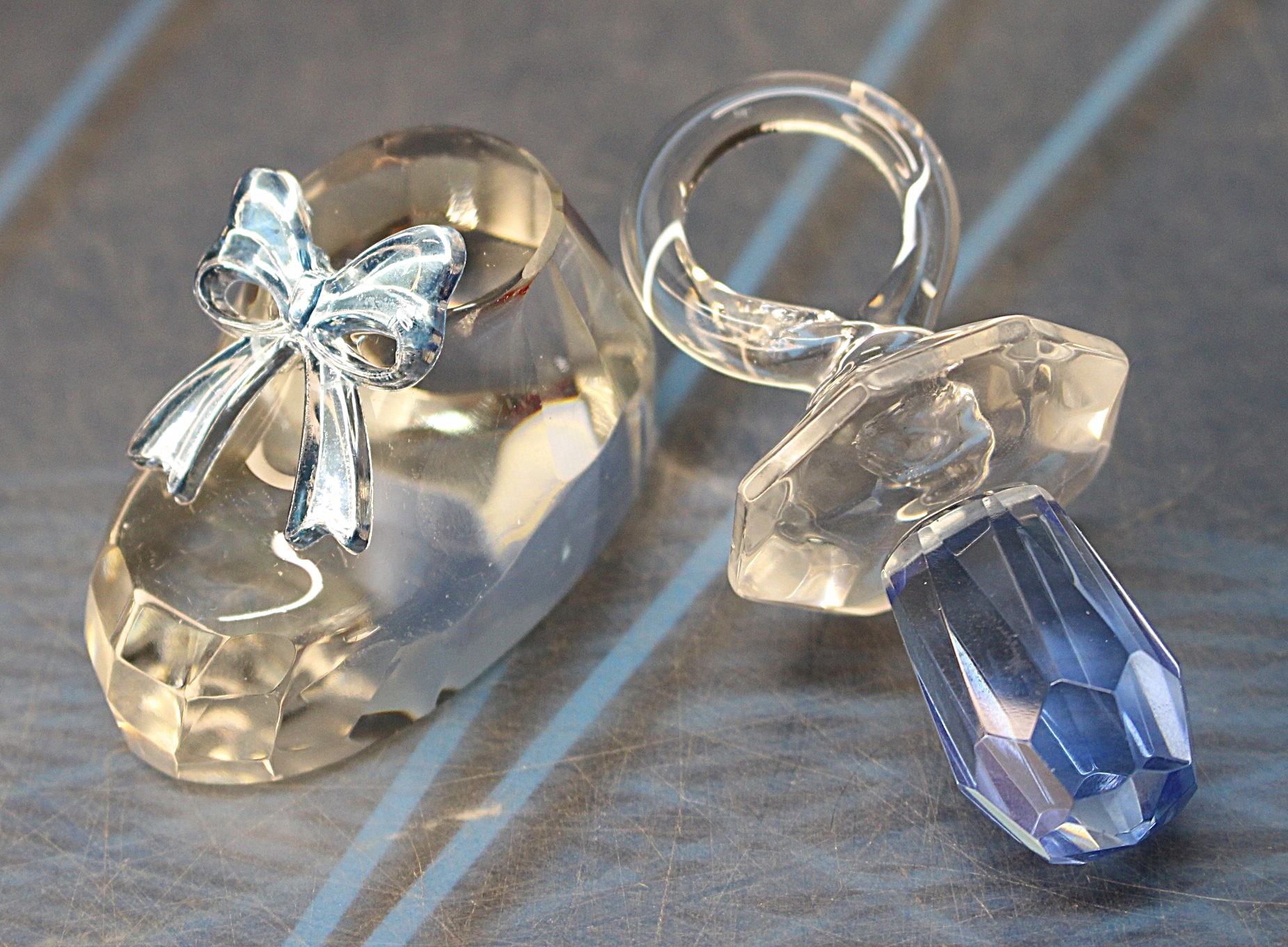 Chupete y patuco de cristal tallado. Giordano di Ponzano.