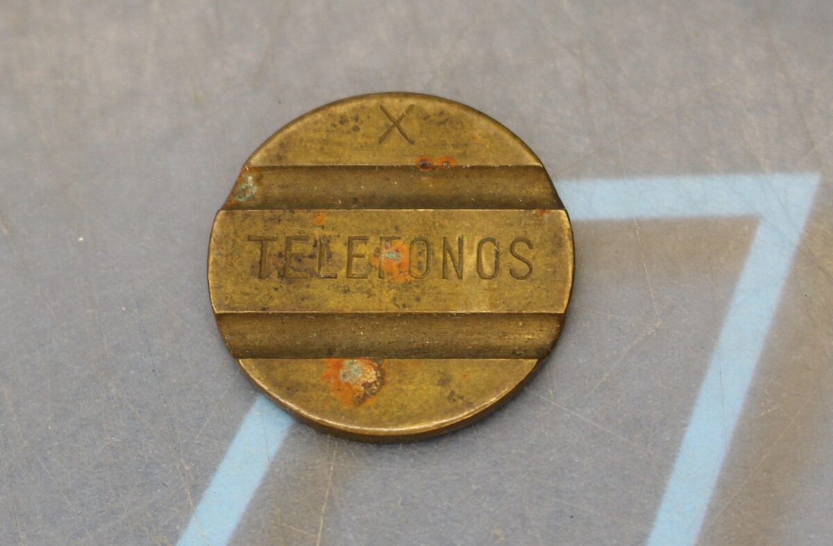 IMG_6996 Antigua ficha, moneda cabina telefónica, teléfono. CTNE. 1961. - Imagen 1