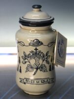 Albarelo de cerámica “Nuez de Cola”. Reproducción de albarelo del s.XIX.