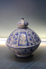 Réplica de pila bautismal en cerámica de Muel. - Imagen 6