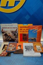 Libro en tapa dura, guerra sucia de Álvaro Baeza L. (copia)