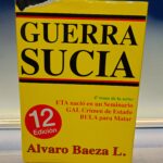 Libro en tapa dura, guerra sucia de Álvaro Baeza L.