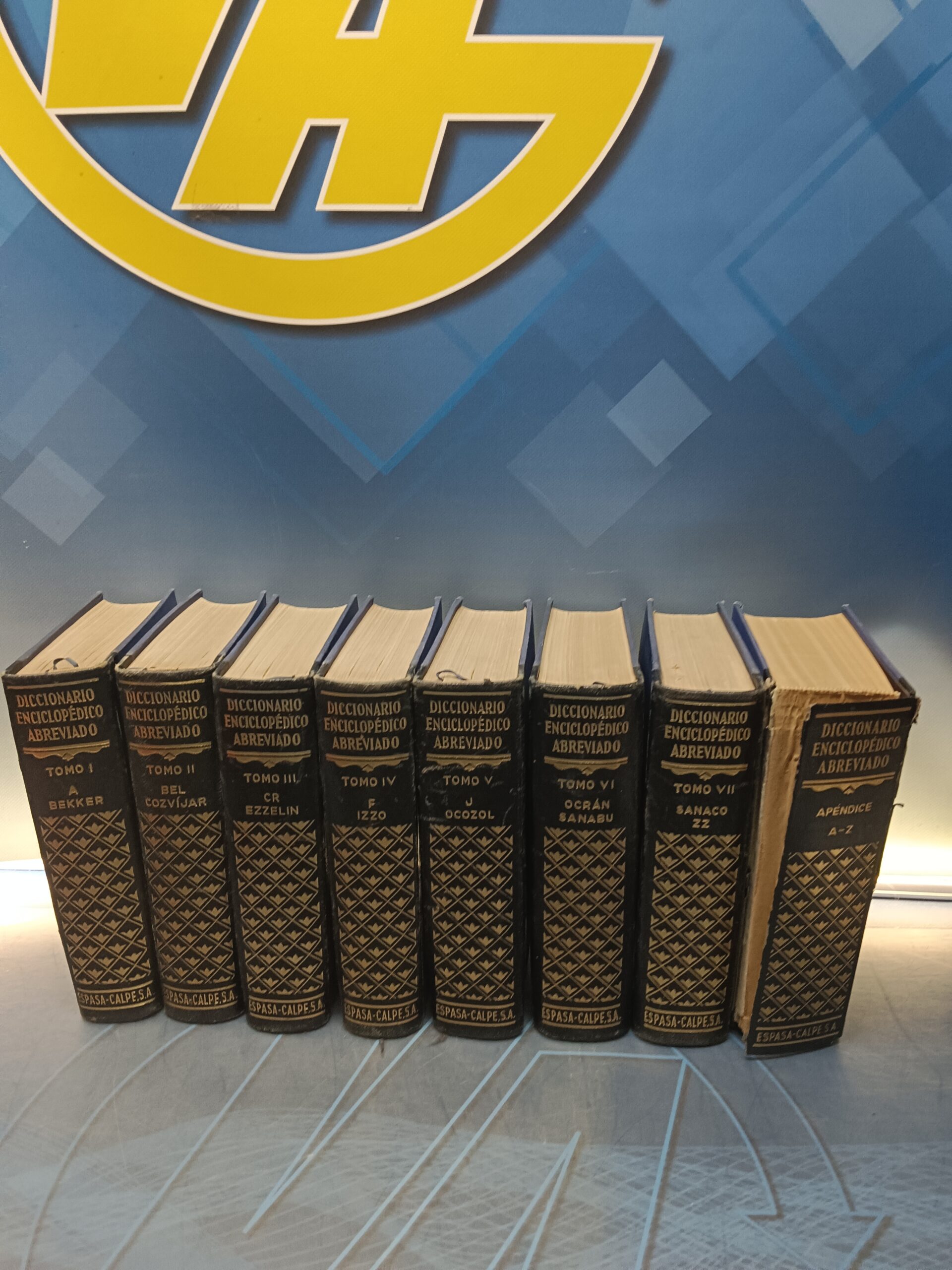 8 tomos, Diccionario enciclopédico abreviado Espasa Calpe - Madrid, 1957, 7ª Edición