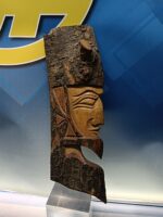 Tabla, escultura artesanal tallada en madera , decoración 43x15x03 cm