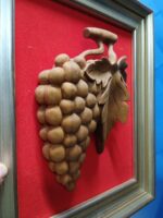 Cuadro, adorno 40 x33x03 cm. madera tallada con forma de racimo de uvas en relieve - Imagen 3
