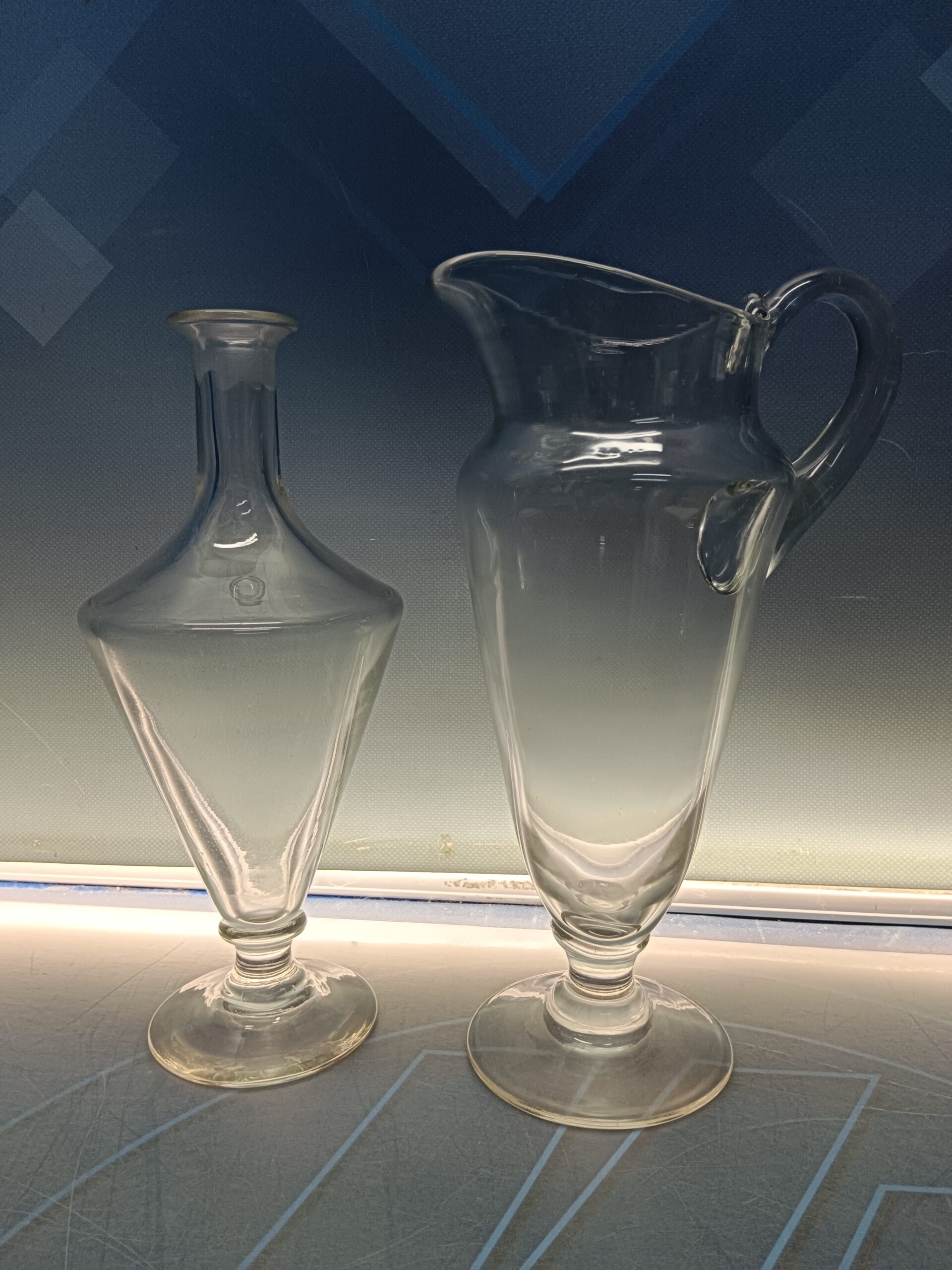 Dos Jarras de cristal estilo clásico. (jarra+florero) 29 cm