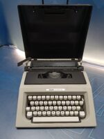 maquina de escribir, con funda, olivetti lettera 40