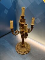 Dos candelabros de bronce, 5 velas (bombillas) con base de 20 cm. de diametro - Imagen 10