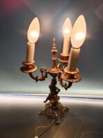 Clásica Lampara de mesa, mesilla, bronce, 3 brazos 38x20 cm - Imagen 2